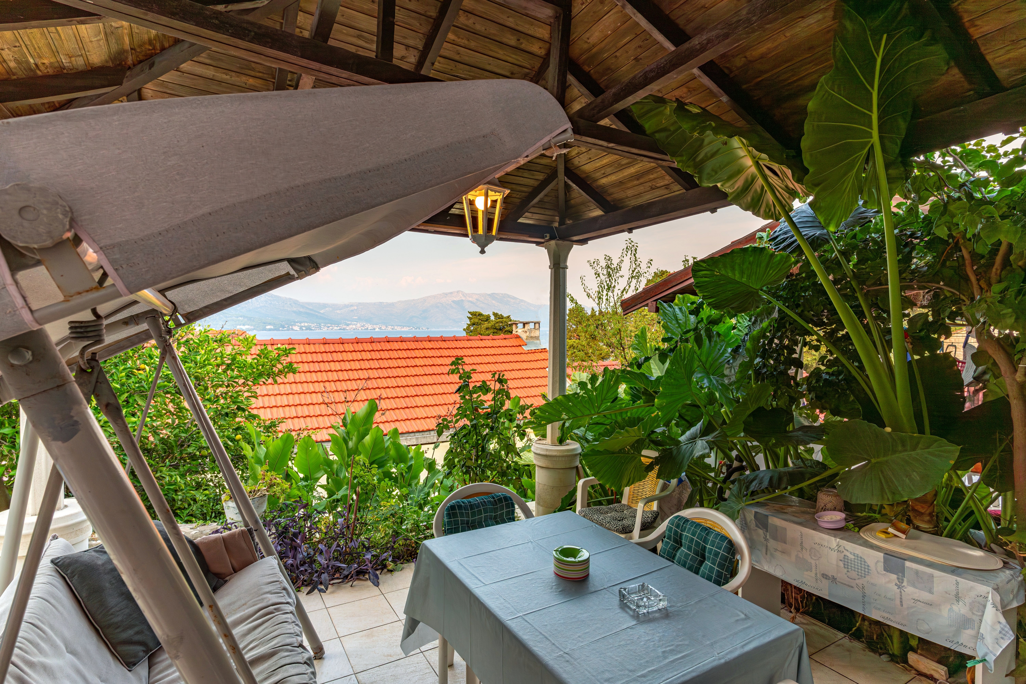 One bedroom apartment near beach Korčula  A-b