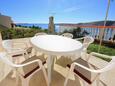 Vlašići, Terrasse dans l’hébergement en type apartment, avec la vue sur la mer et WiFi.