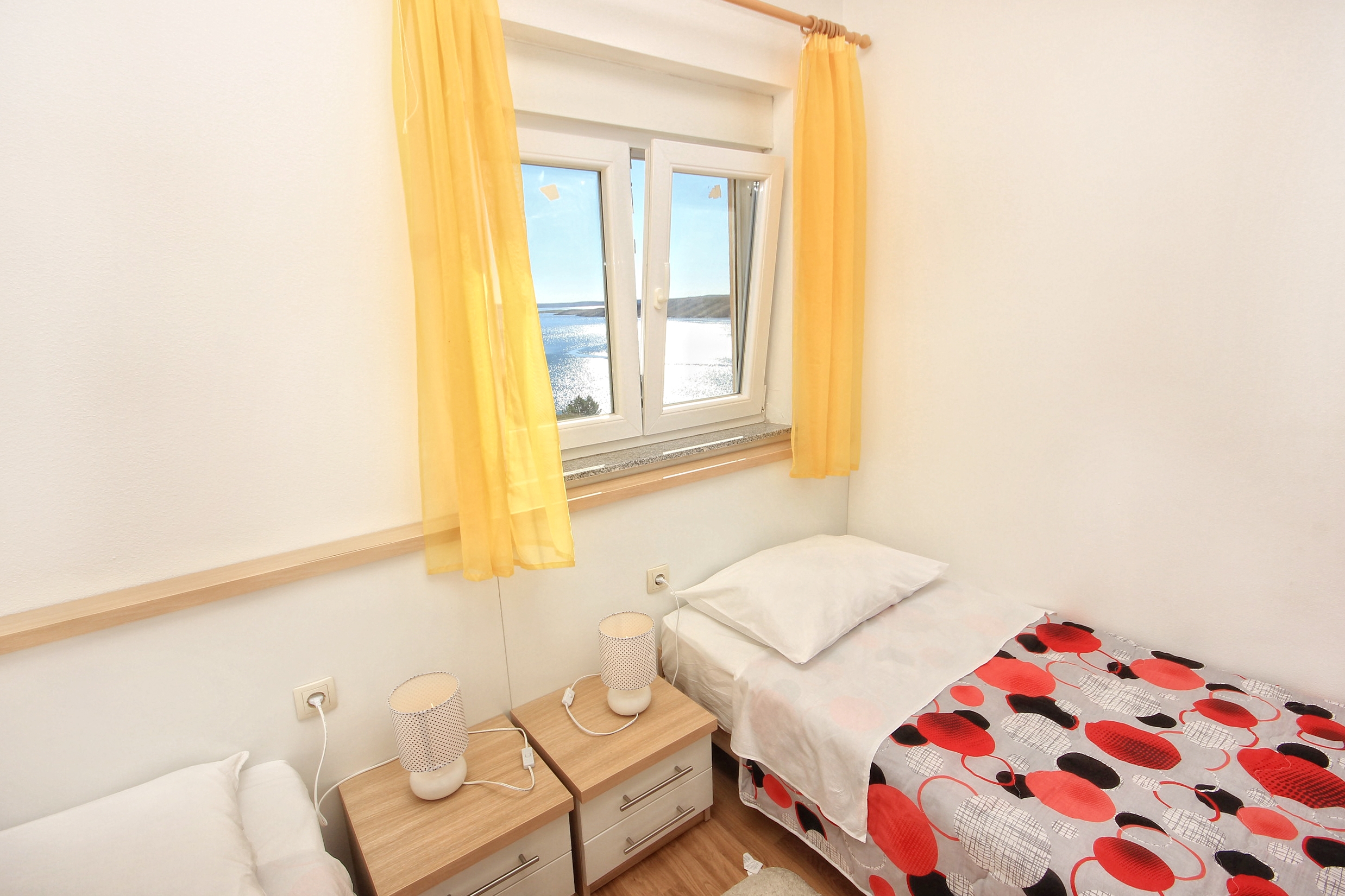Three bedroom apartment with terrace and sea view Vlašići, Pag  A-c