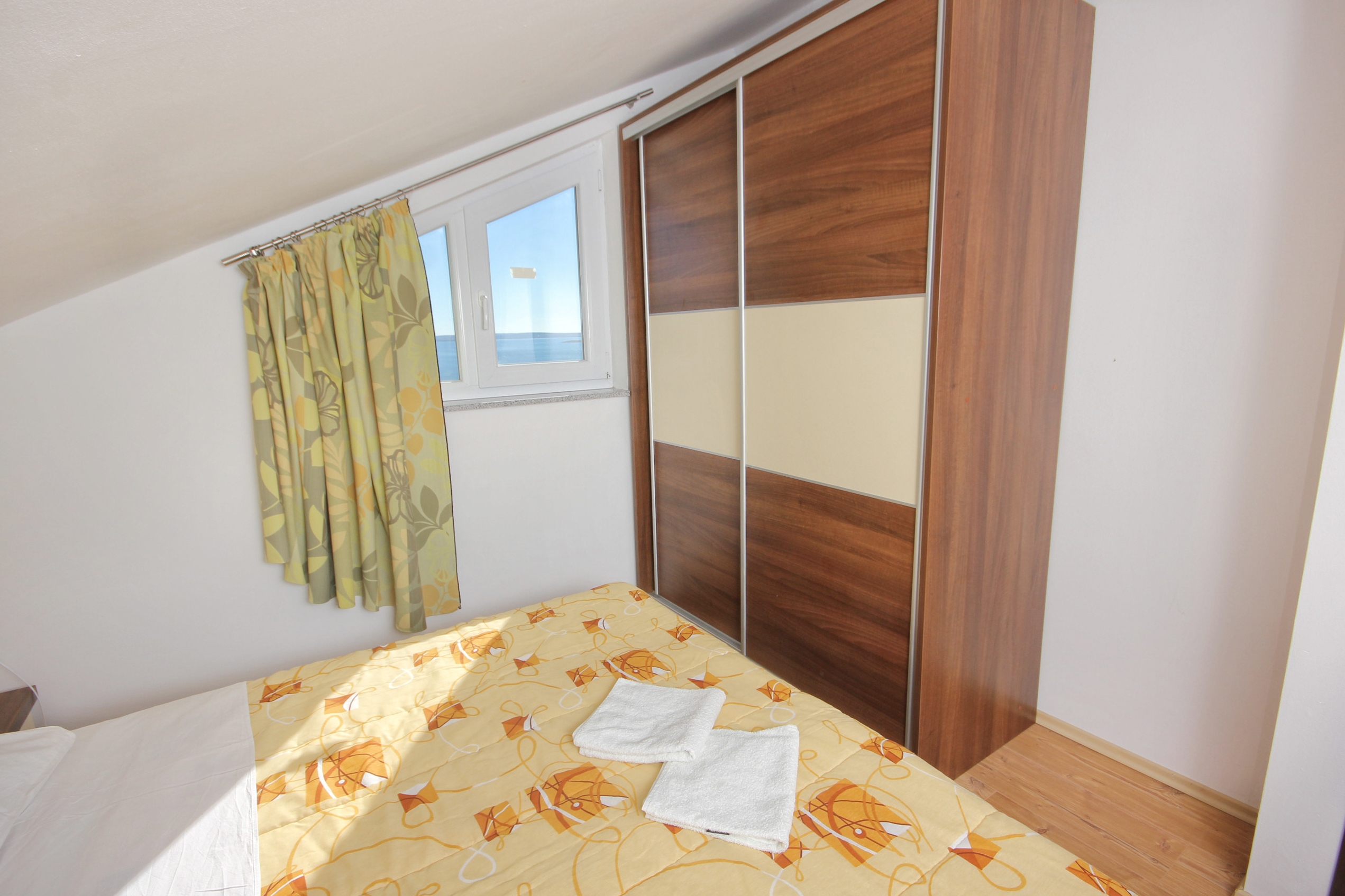 Three bedroom apartment with terrace and sea view Vlašići, Pag  A-c