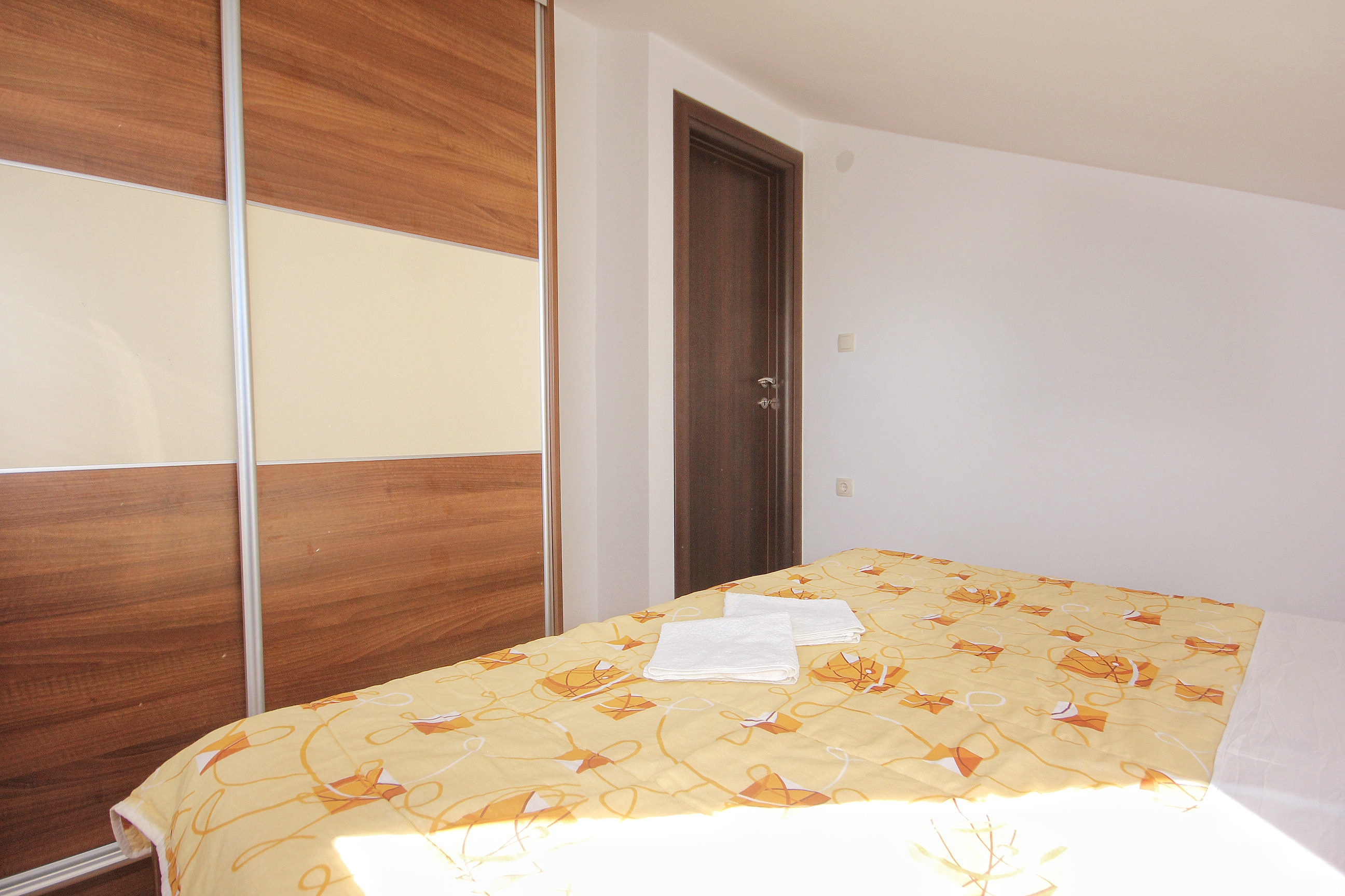Three bedroom apartment with terrace and sea view Vlašići, Pag  A-c