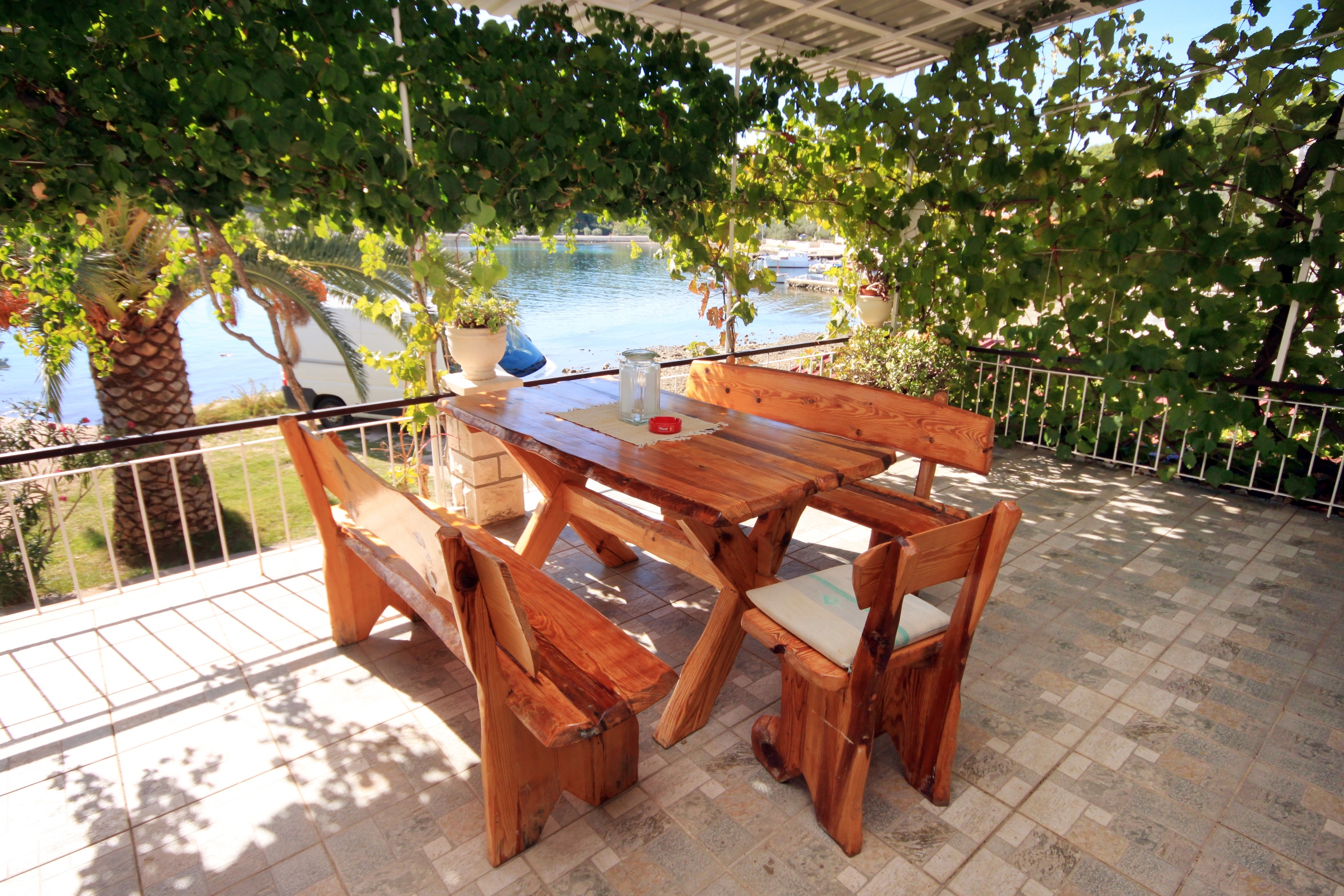 Two bedroom apartment near beach Lumbarda, Korčula (A-9330-a) Two bedroom apartment near beach Lumbarda, Korčula (A-9330-a)