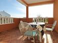 Novalja, Terrasse dans l’hébergement en type apartment, avec la vue sur la mer et WiFi.