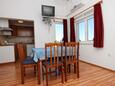 Novalja, Dining room in the apartment, air condition available and WiFi.