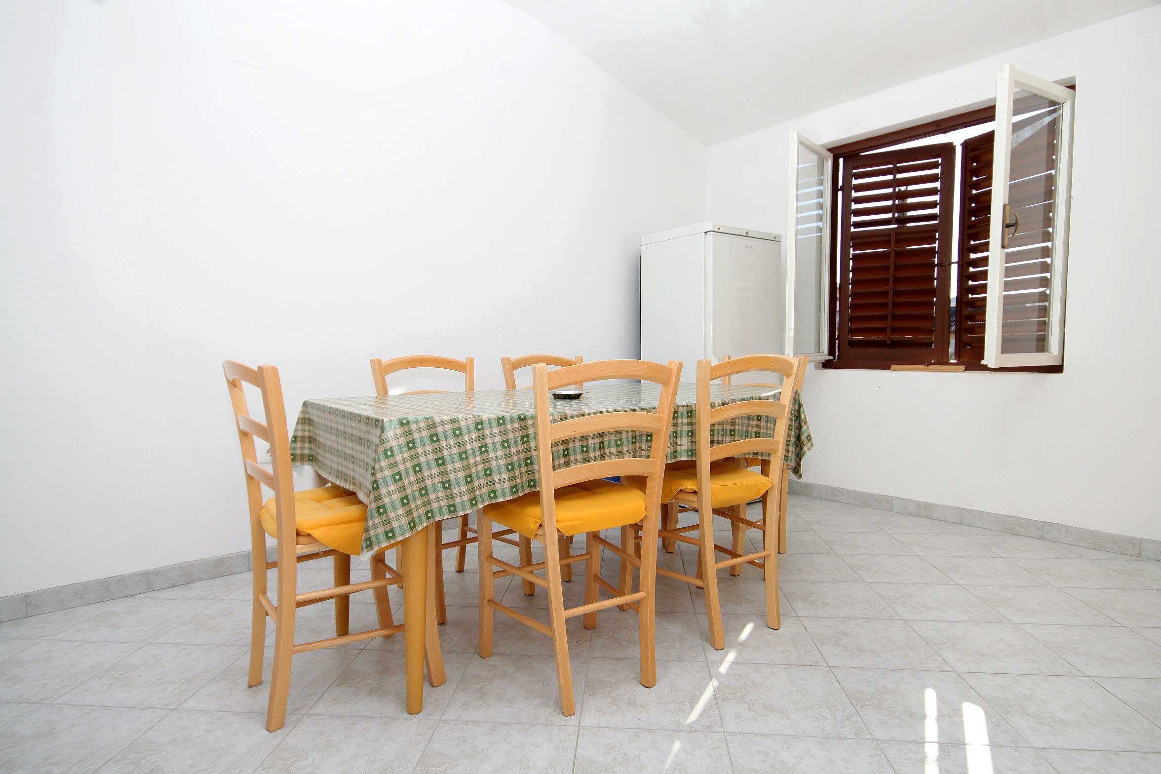 Three bedroom apartment with balcony Novalja, Pag (A-9350-b) Three bedroom apartment with balcony Novalja, Pag (A-9350-b)