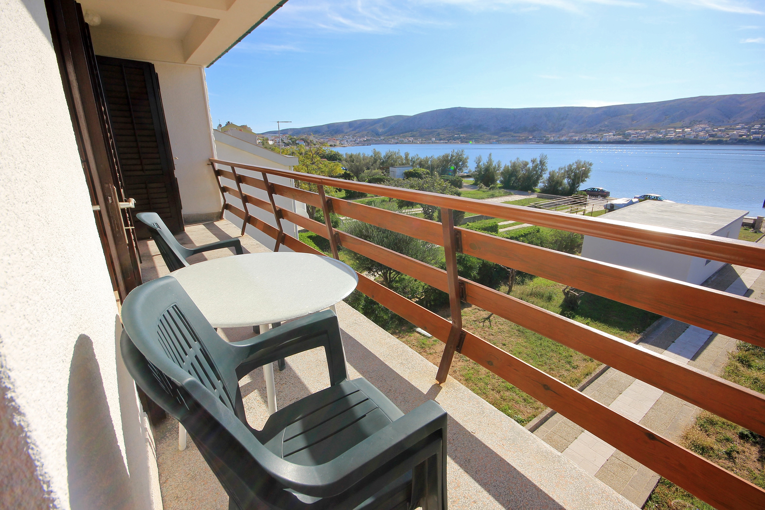 Three bedroom apartment near beach Pag  A-a