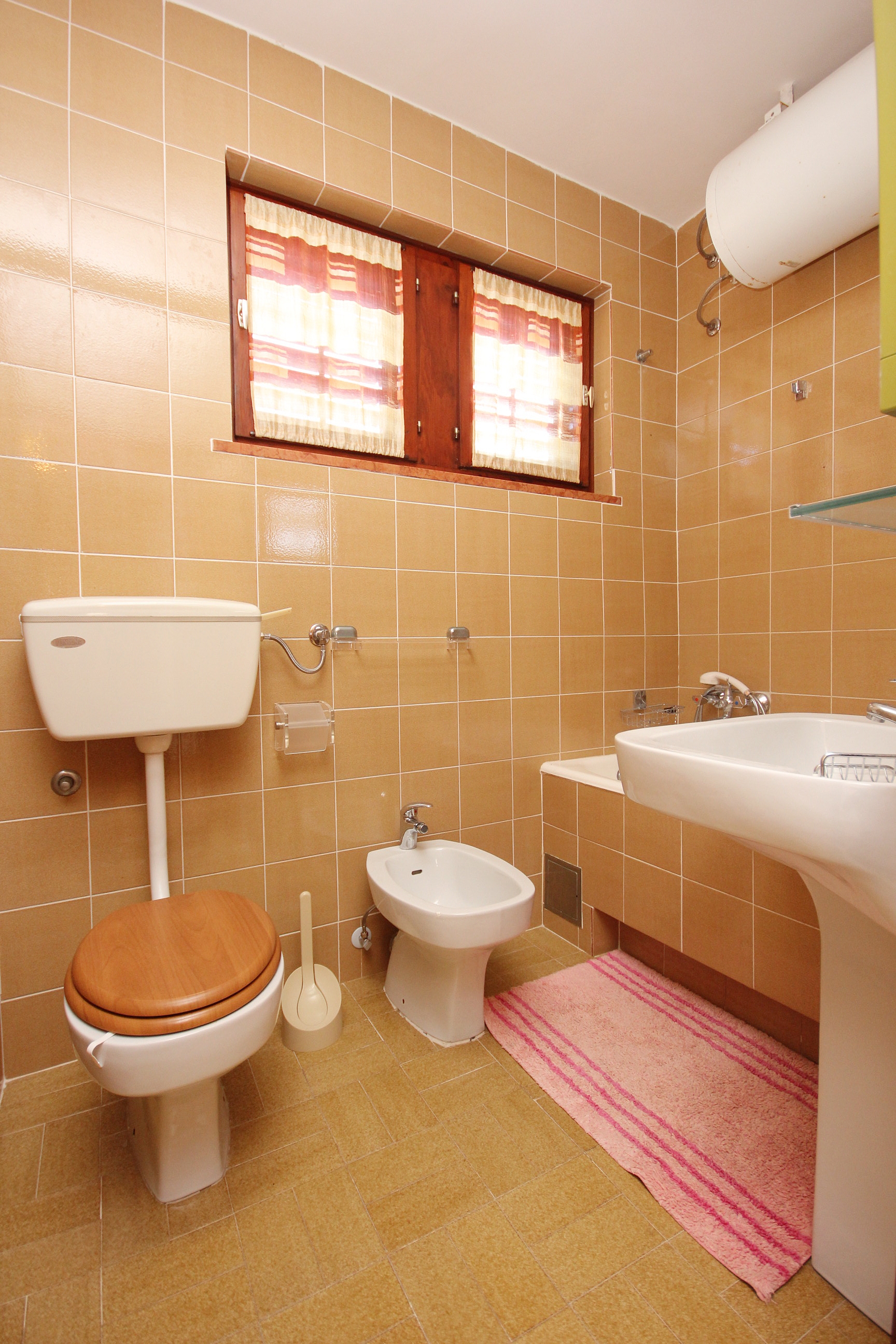 Three bedroom apartment near beach Pag  A-a