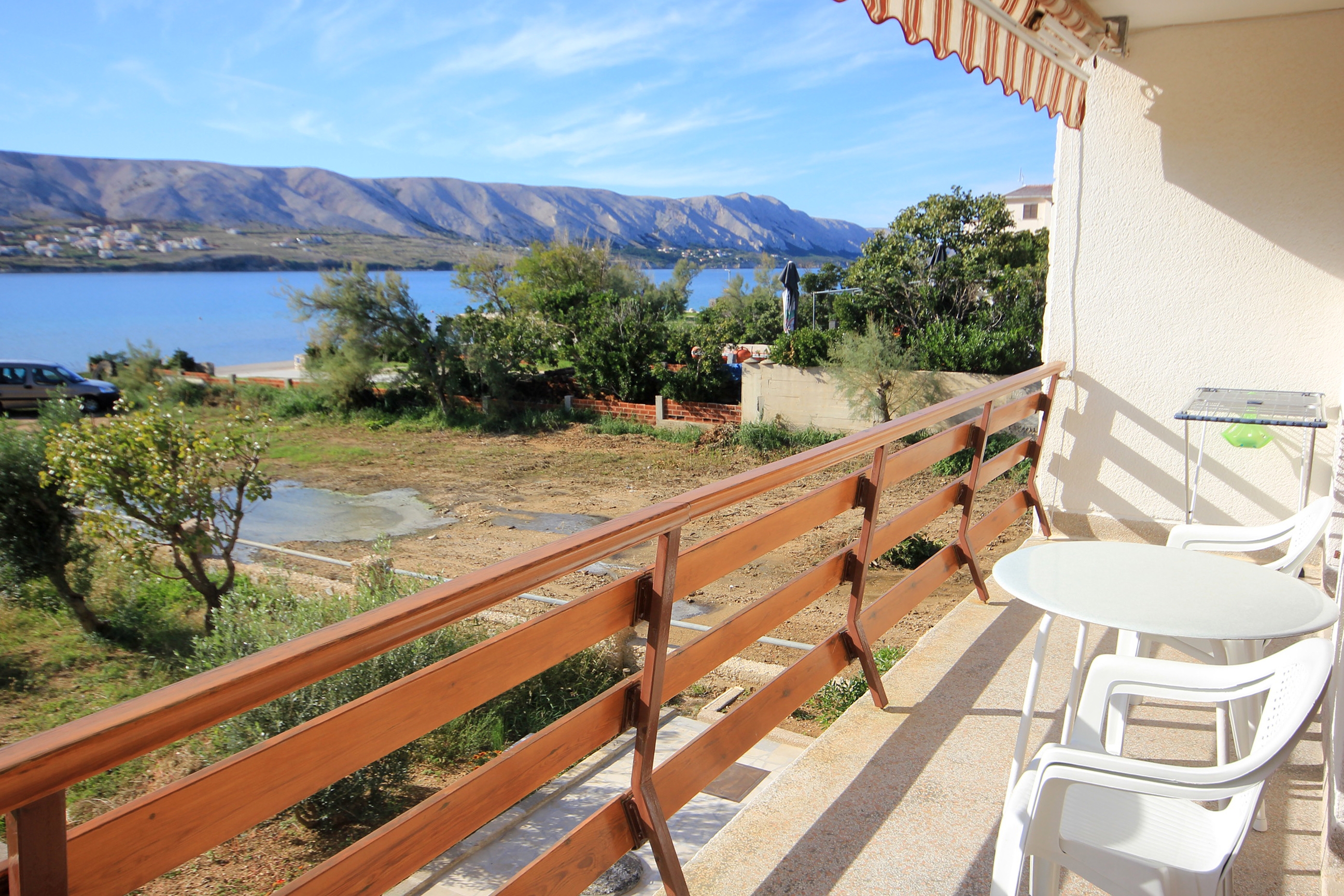 Three bedroom apartment near beach Pag (A-9355-b)