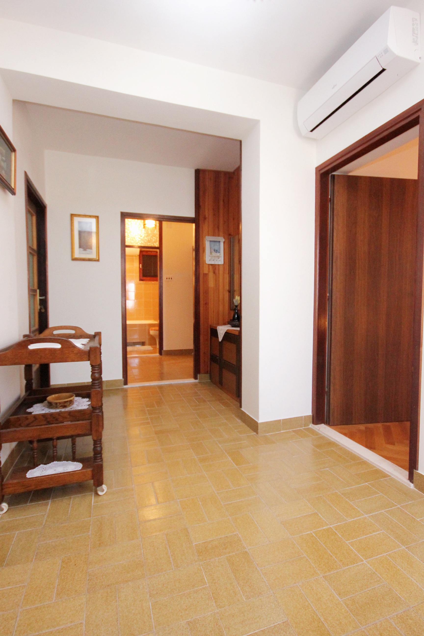 Three bedroom apartment near beach Pag  A-b