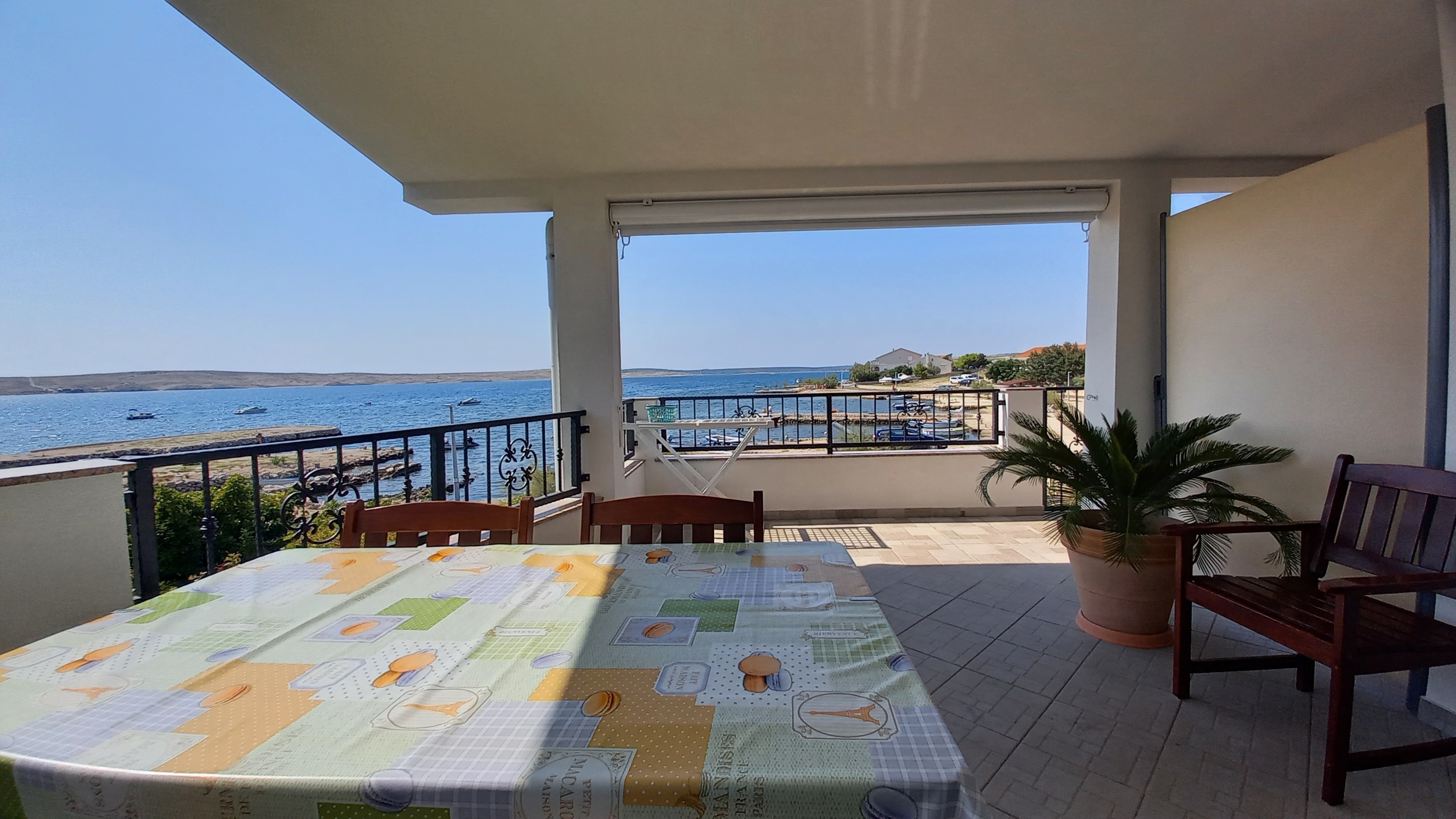Two bedroom apartment near beach Kustići, Pag (A-9360-d) Two bedroom apartment near beach Kustići, Pag (A-9360-d)