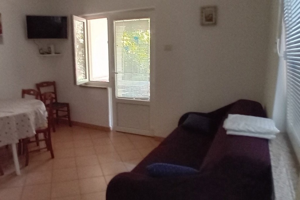 One bedroom apartment near beach Kustići, Pag (A-9360-e)