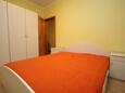 Bedroom 1 Novalja, Bedroom 1 in the apartment, dopusteni kucni ljubimci.
