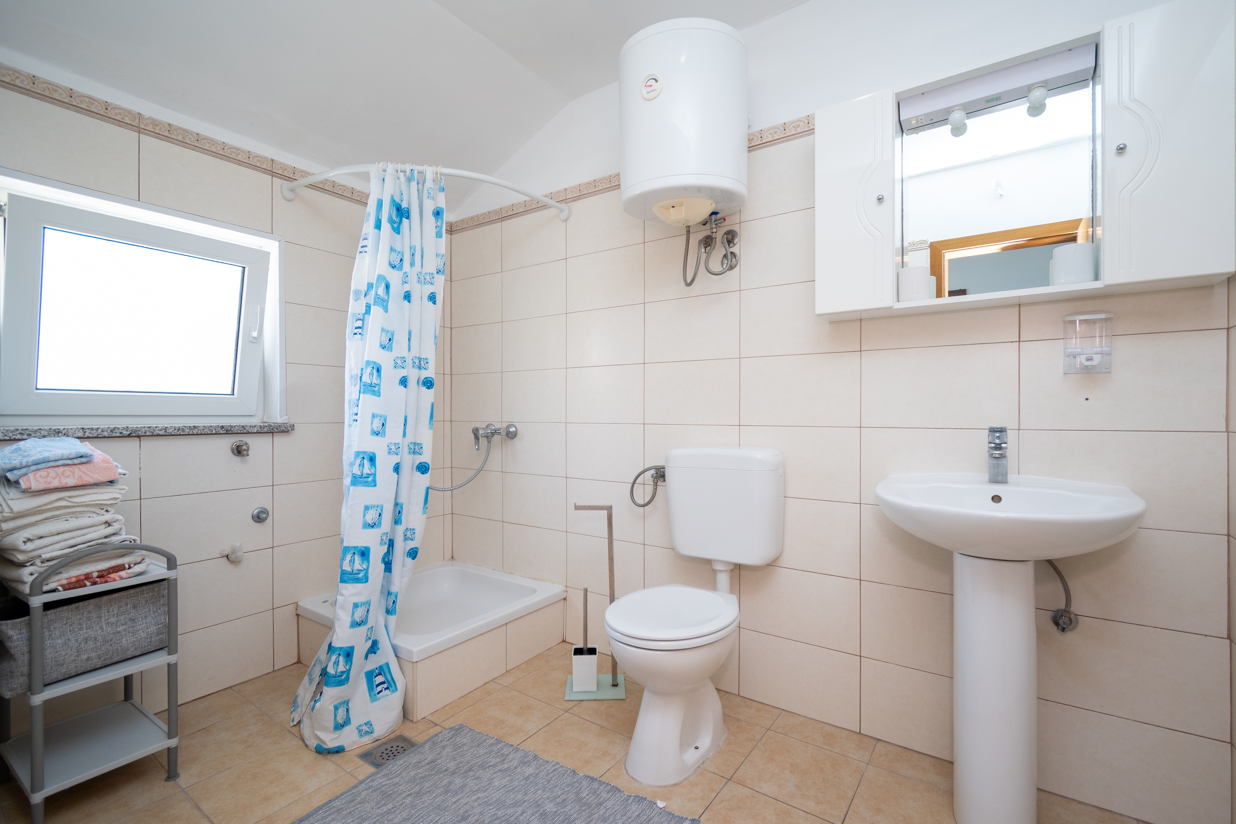 Two bedroom apartment with terrace and sea view Zubovići, Pag  A-a