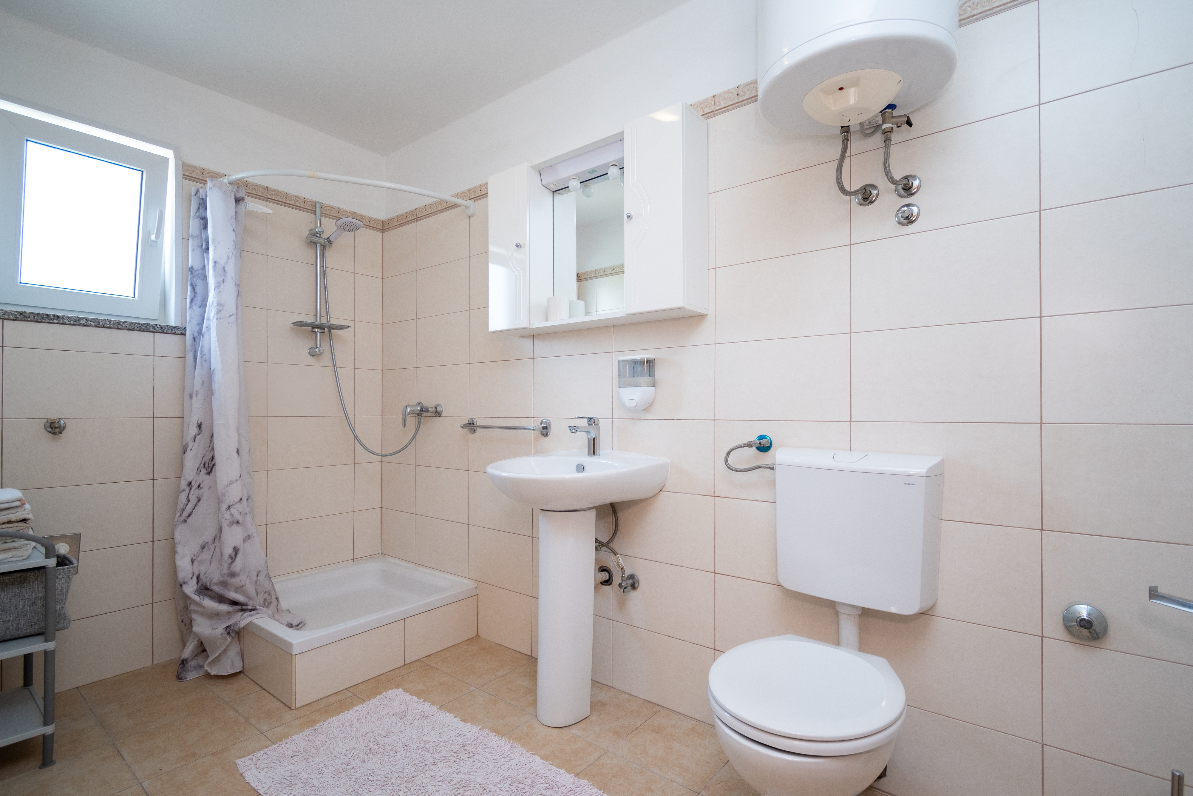 Two bedroom apartment with terrace and sea view Zubovići, Pag  A-b