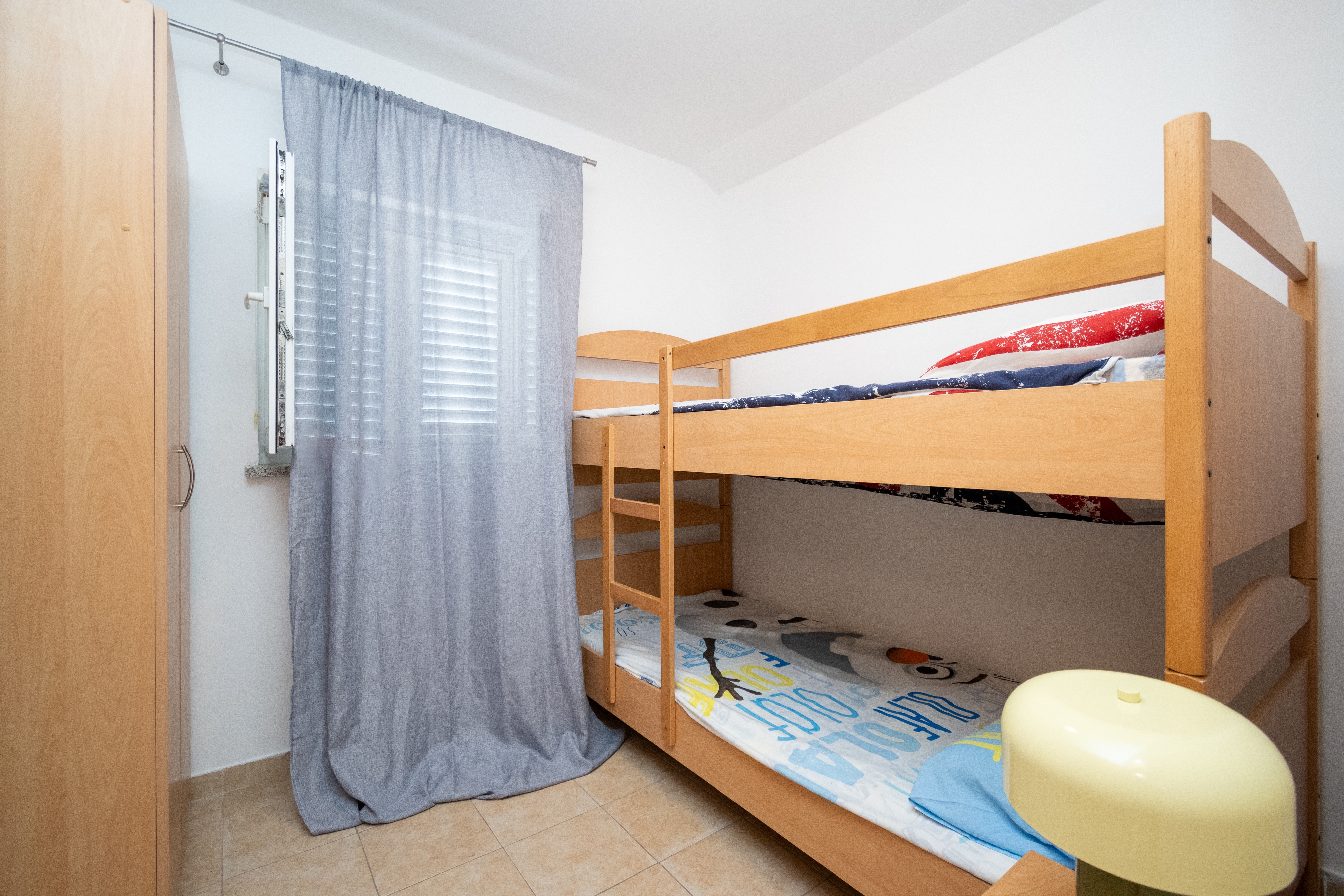 Two bedroom apartment with terrace and sea view Zubovići, Pag  A-b