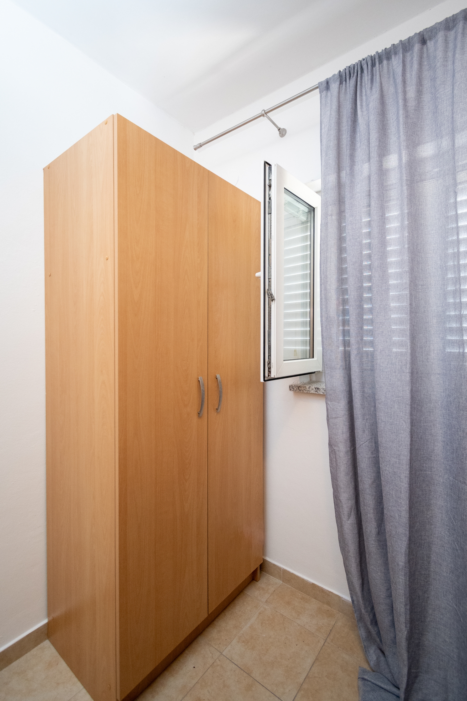 Two bedroom apartment with terrace and sea view Zubovići, Pag  A-b