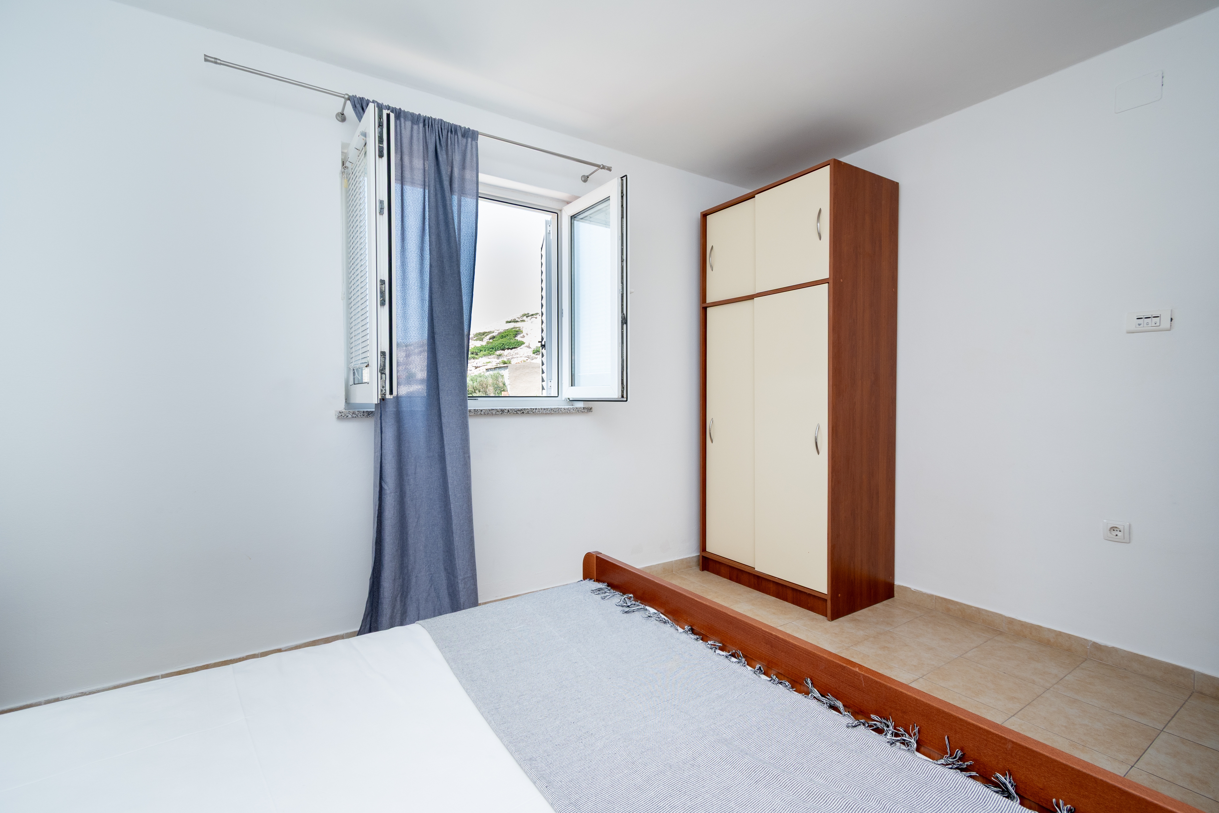 Two bedroom apartment with terrace and sea view Zubovići, Pag  A-b
