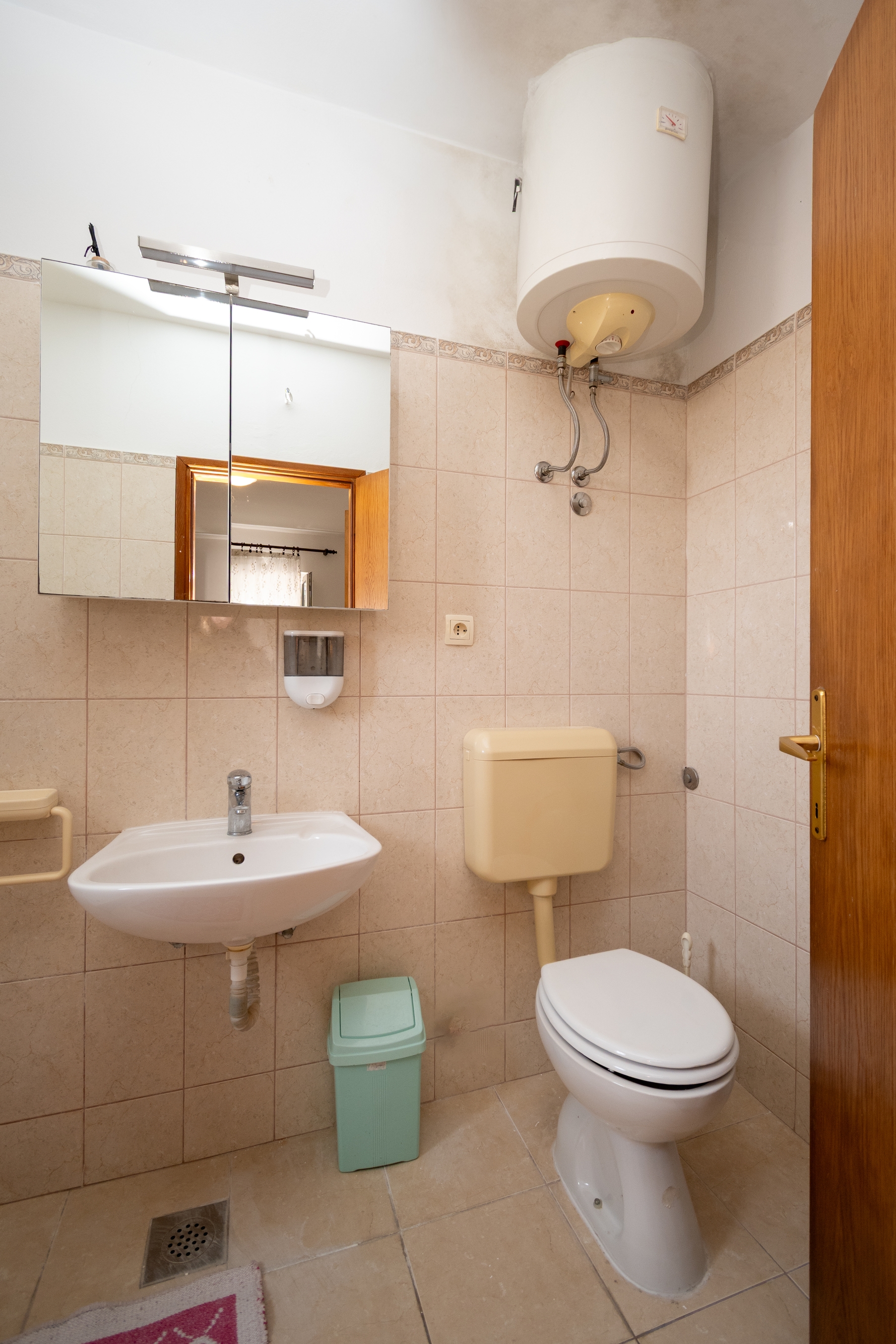 Two bedroom apartment with terrace and sea view Zubovići, Pag  A-d