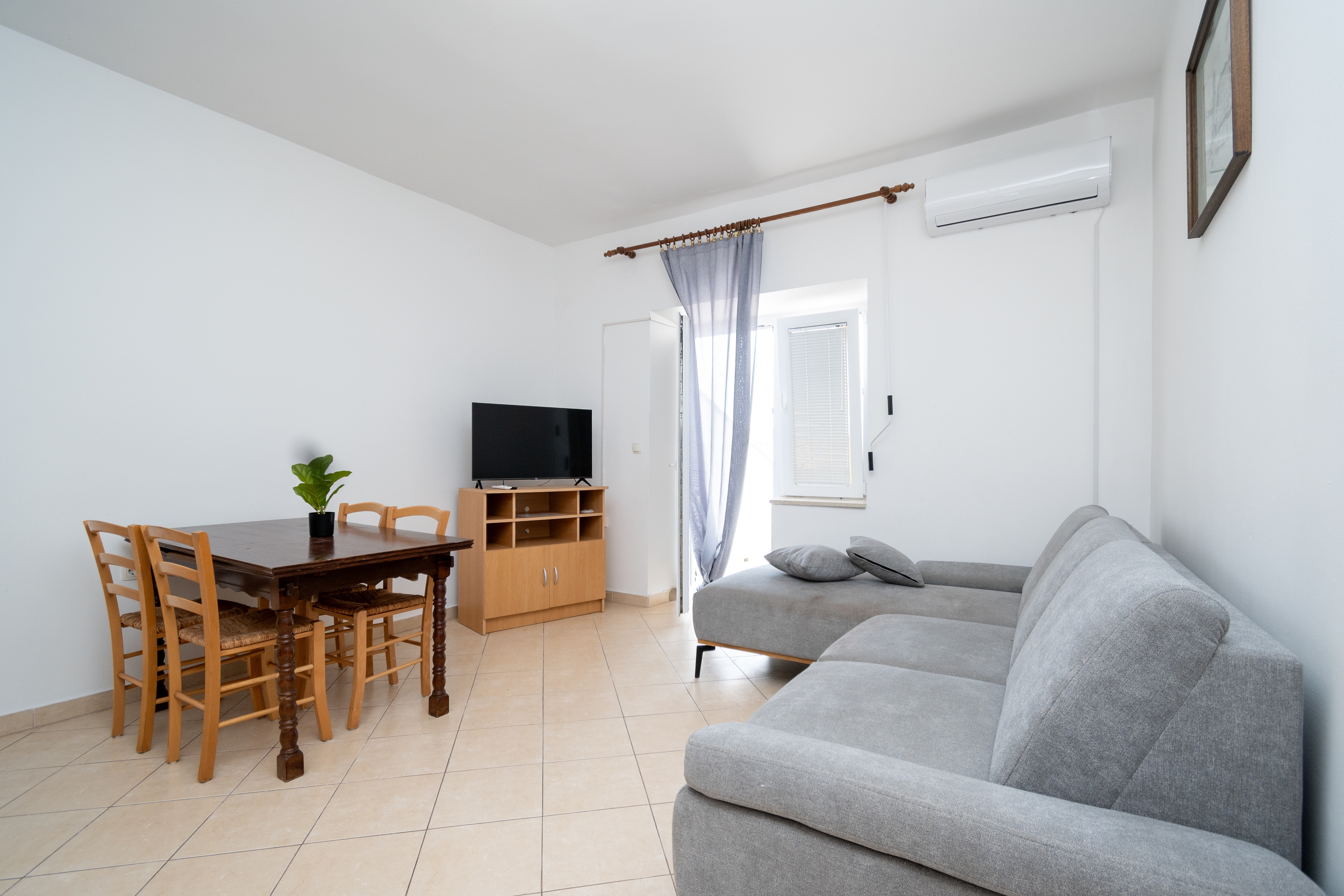 Two bedroom apartment with terrace and sea view Zubovići, Pag (A-9365-d)