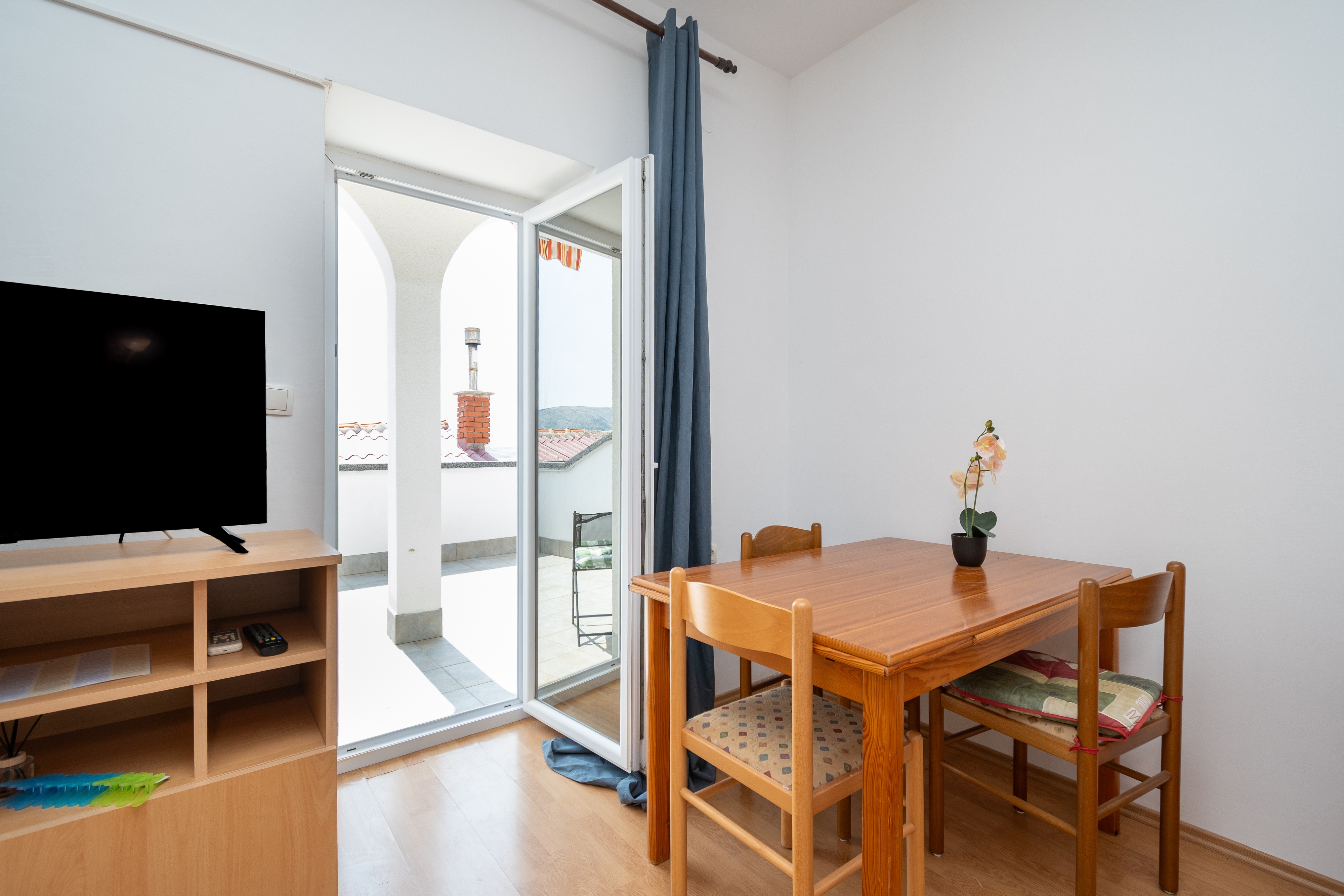 Studio flat with terrace and sea view Zubovići, Pag (AS-9365-b)