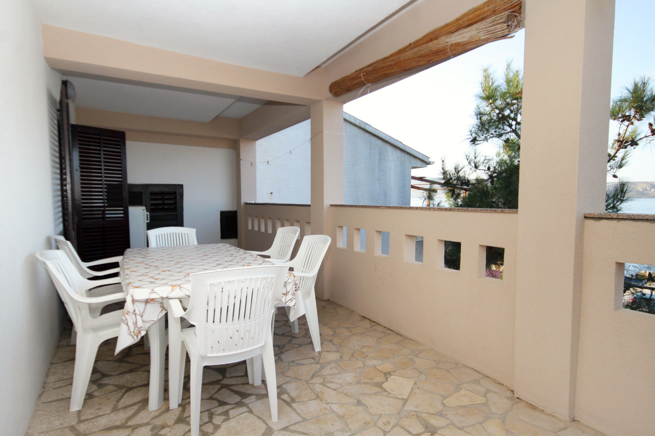 Two bedroom apartment near beach Kustići, Pag  A-b