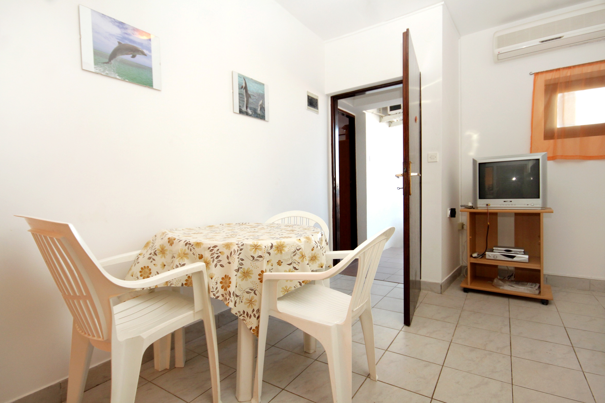 Two bedroom apartment near beach Kustići, Pag (A-9381-c) Two bedroom apartment near beach Kustići, Pag (A-9381-c)