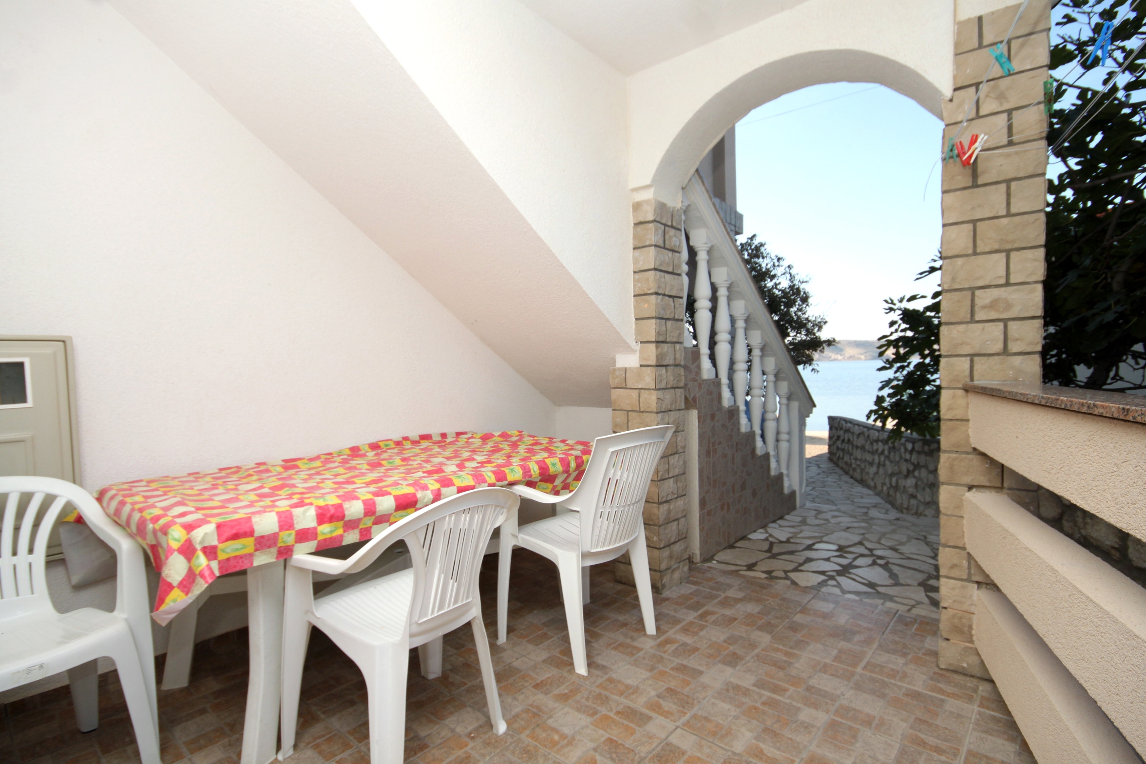 One bedroom apartment near beach Kustići, Pag (A-9381-d)