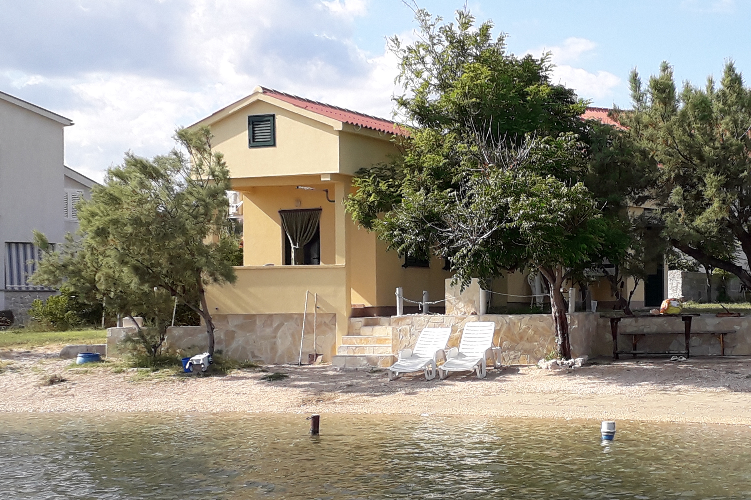 Jednosobni apartman uz plažu Dinjiška, Pag  A-b