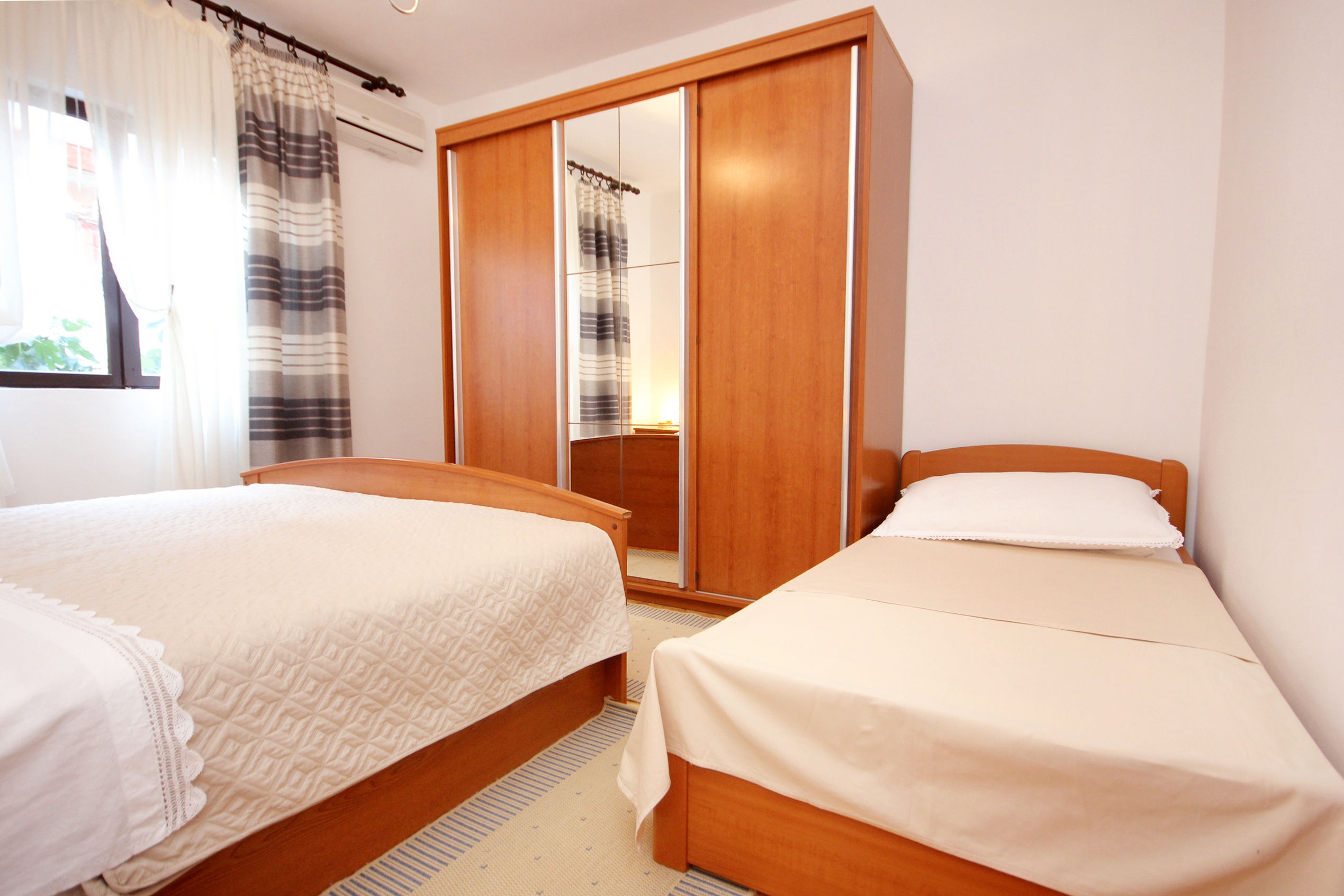 Two bedroom apartment with terrace and sea view Pag  A-a