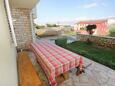 Pag, Terrasse dans l’hébergement en type apartment, avec la vue sur la mer, animaux acceptés et WiFi.