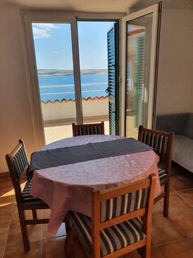 Vidalići, Comedor in the apartment, air condition available y WiFi.