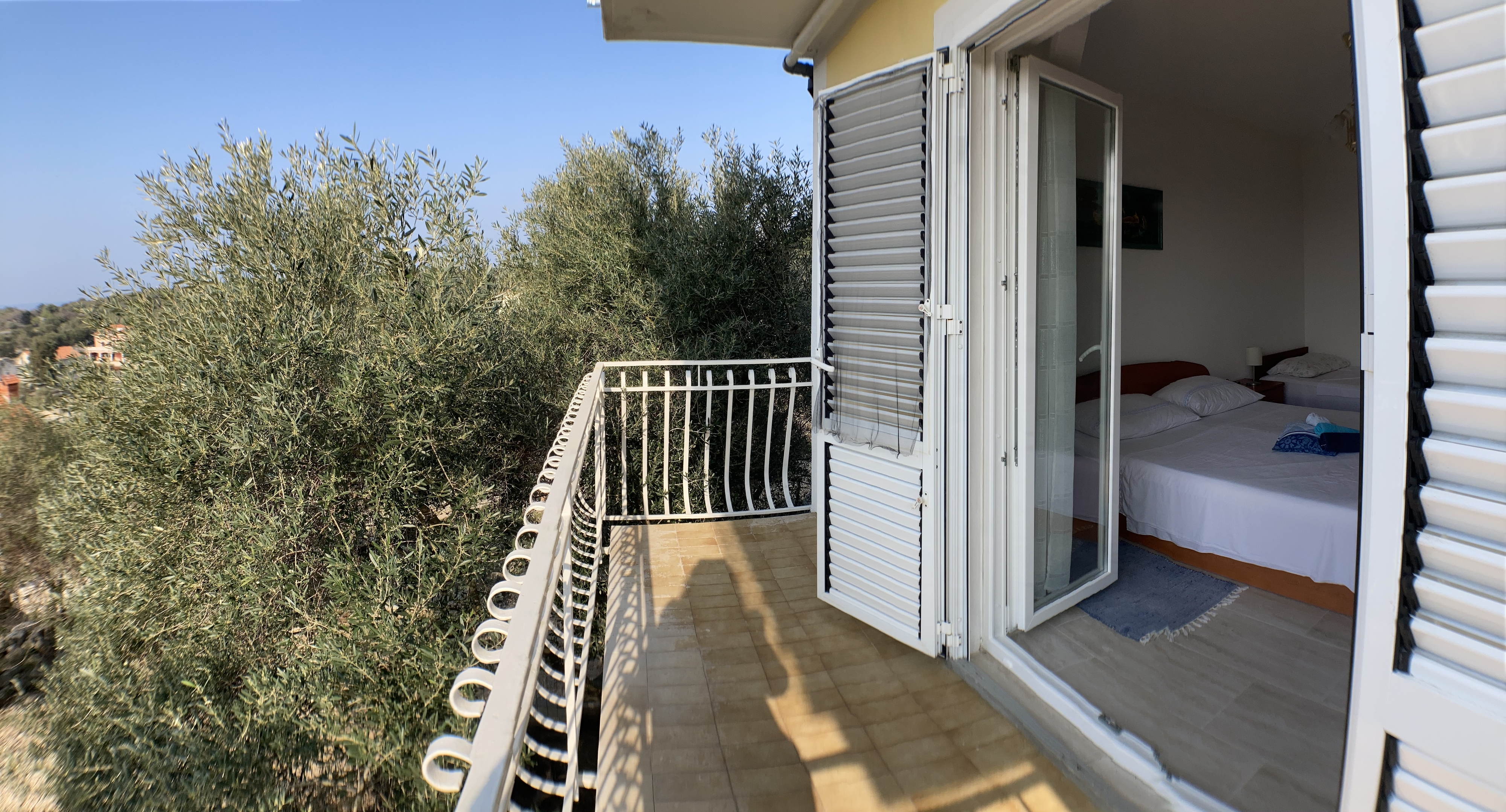 Two bedroom apartment with balcony and sea view Lun, Pag  A-b