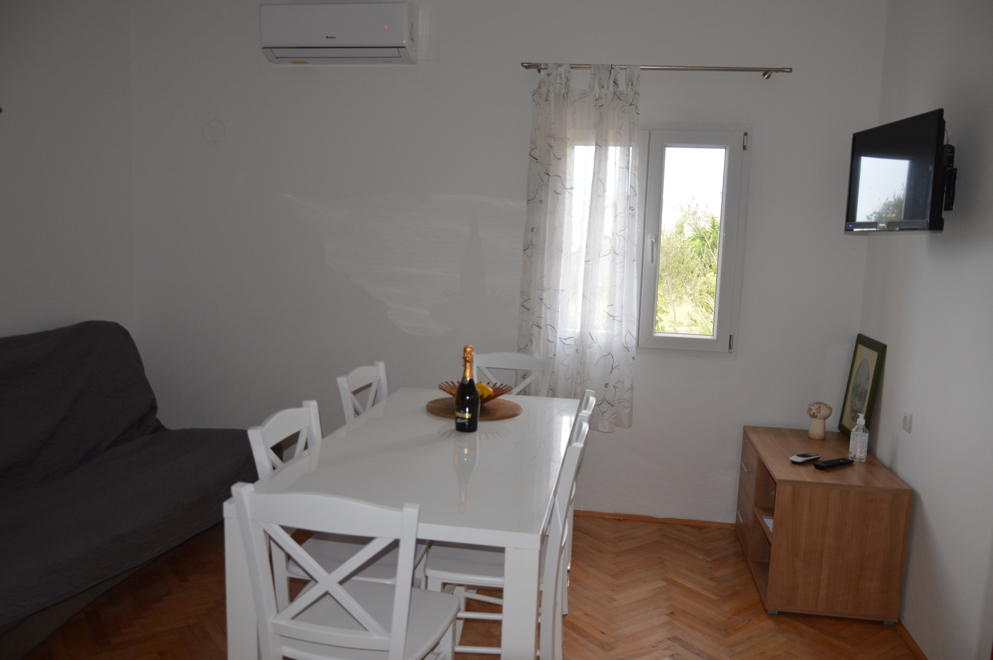 Two bedroom apartment near beach Stara Novalja, Pag (A-9396-c) Two bedroom apartment near beach Stara Novalja, Pag (A-9396-c)