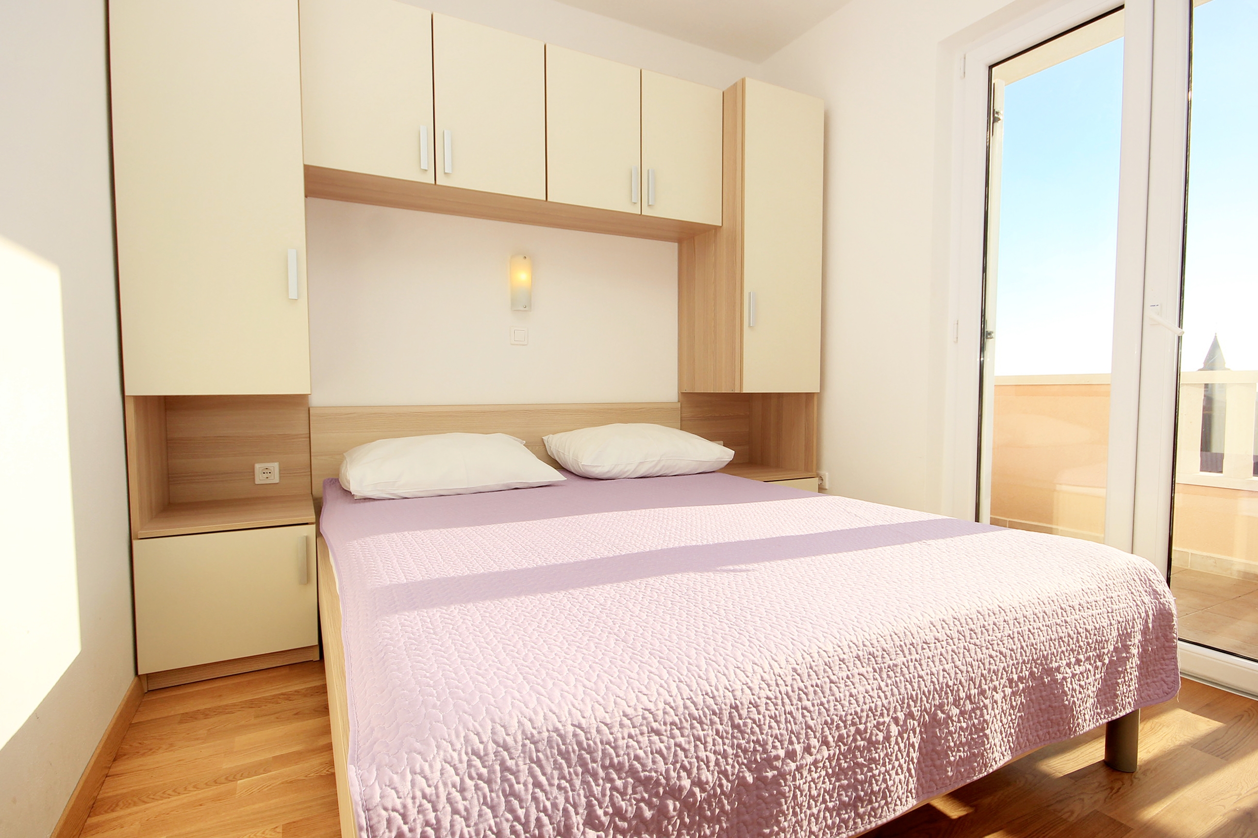 Two bedroom apartment with terrace Novalja, Pag (A-9403-b)