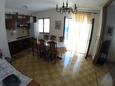 Dining room Seget Vranjica, Dining room in the apartment, (pet friendly) and WiFi.