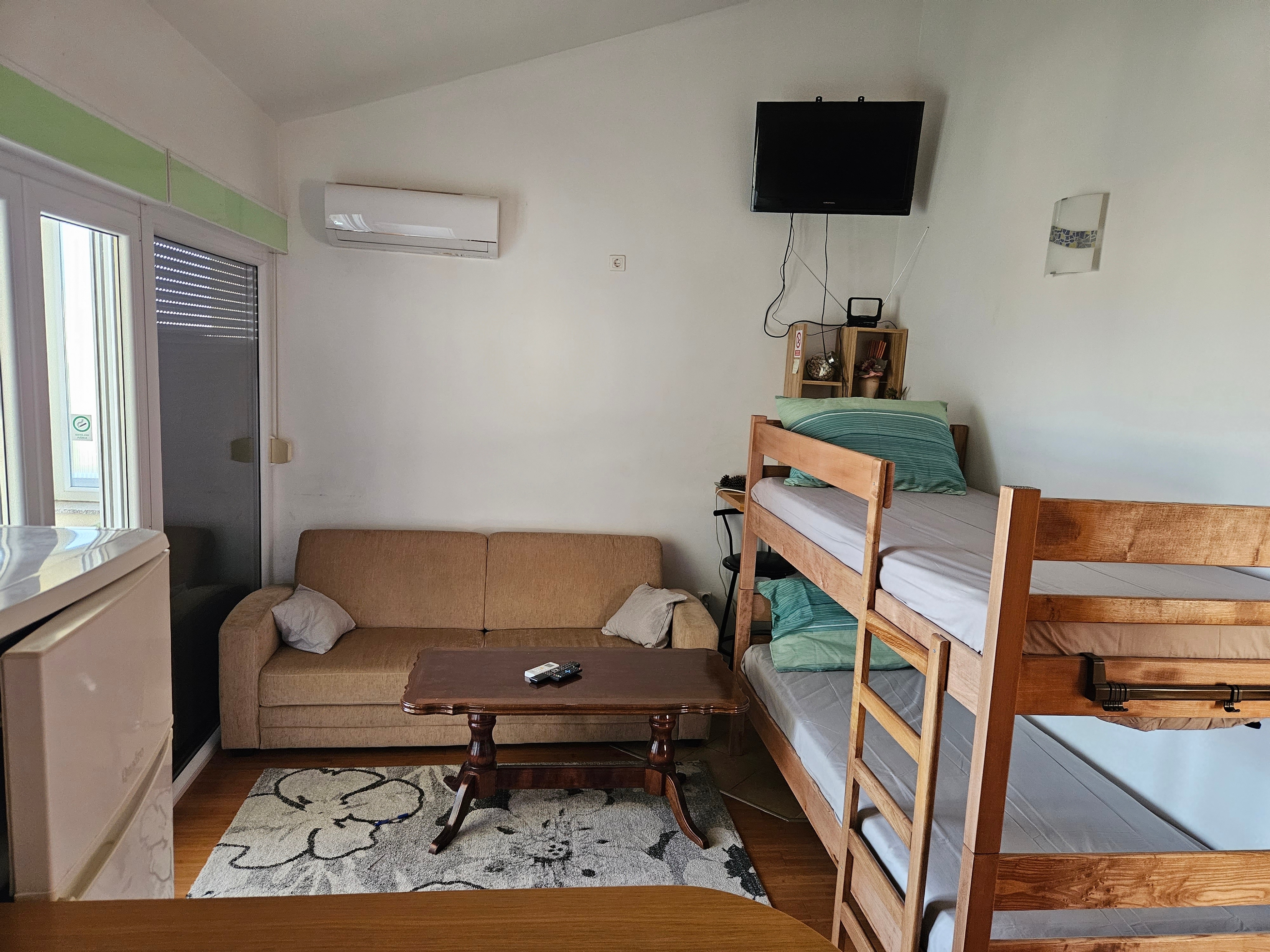 One bedroom apartment with terrace and sea view Novalja, Pag (A-9417-a)