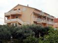 Hébergement Novalja, Pag, Hébergement 9419 - Appartement avec une plage de galets.