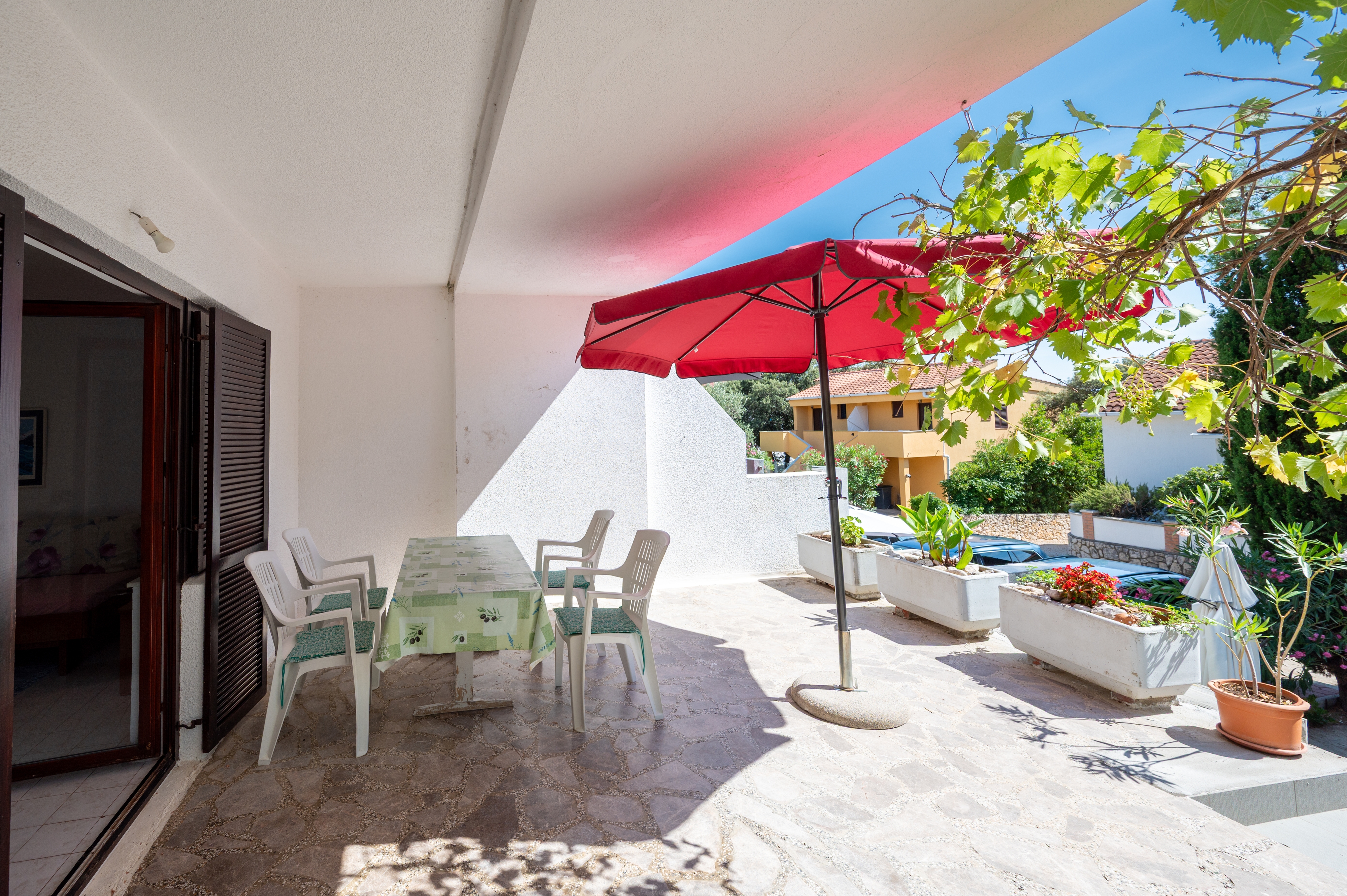 Two bedroom apartment with terrace Mandre, Pag  A-a