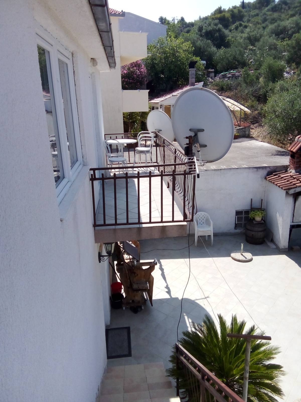 Three bedroom apartment with balcony and sea view Mastrinka, Čiovo  A-a