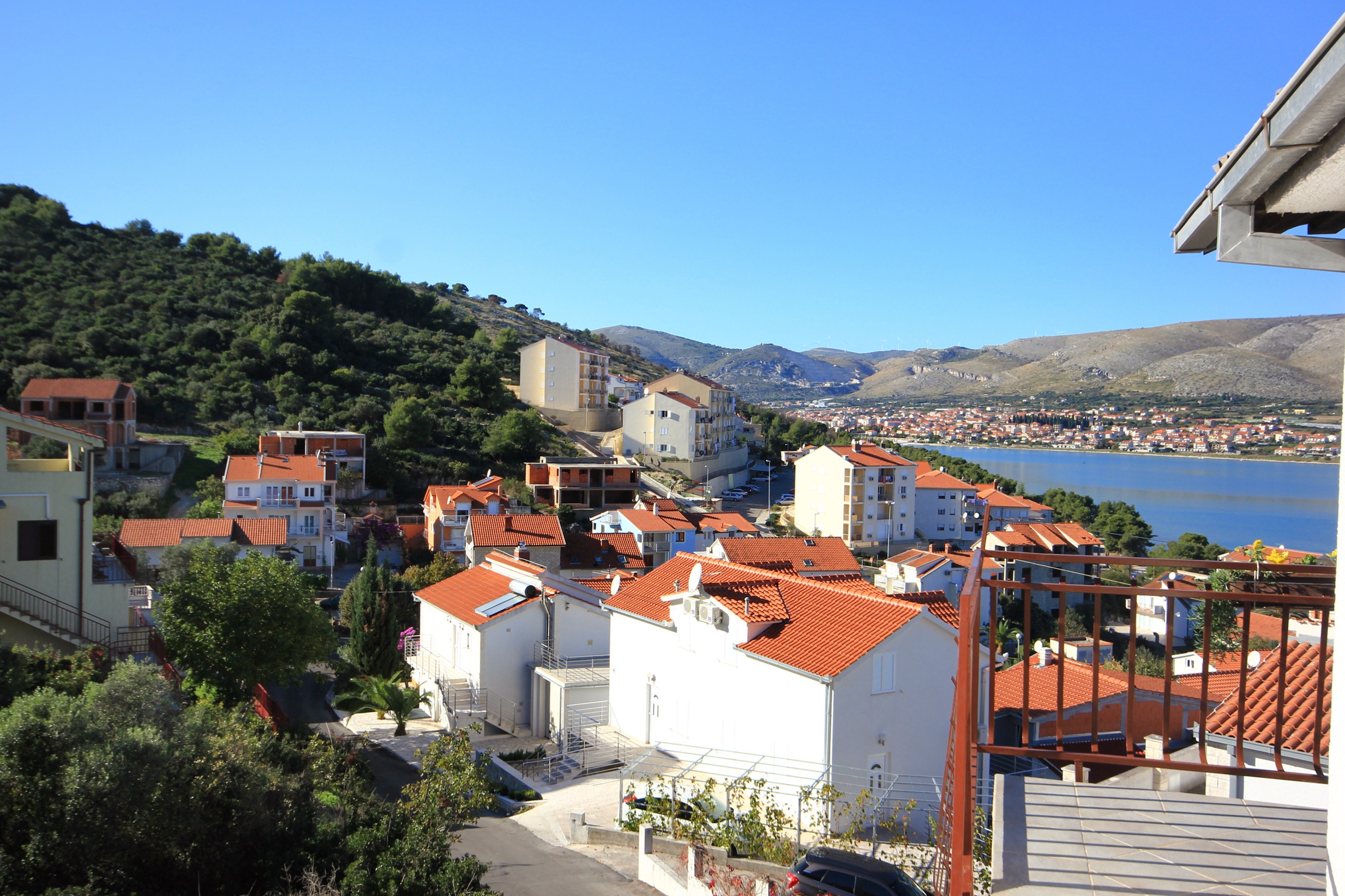 Three bedroom apartment with balcony and sea view Mastrinka, Čiovo  A-a