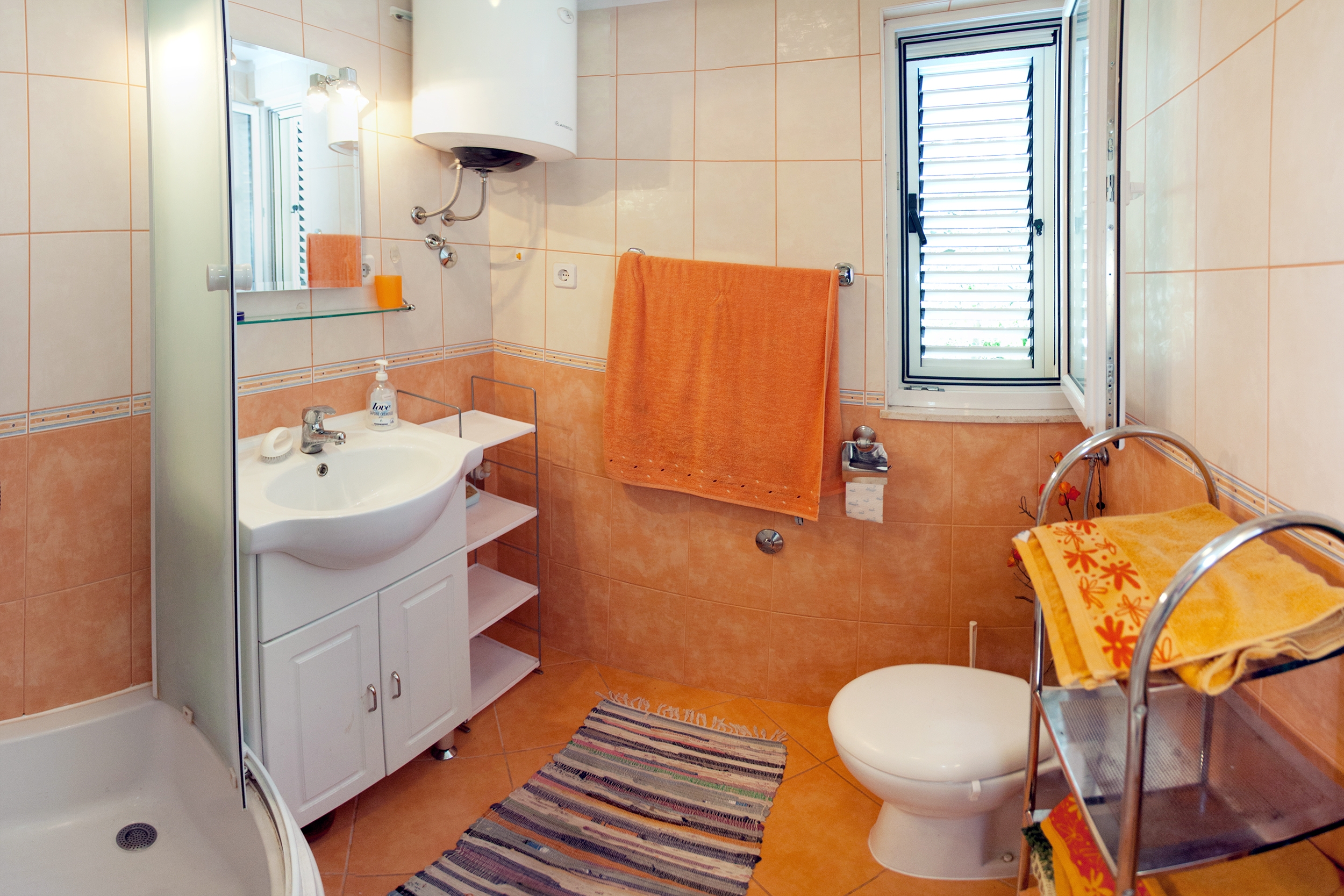 Two bedroom apartment near beach Mavarštica, Čiovo  A-a