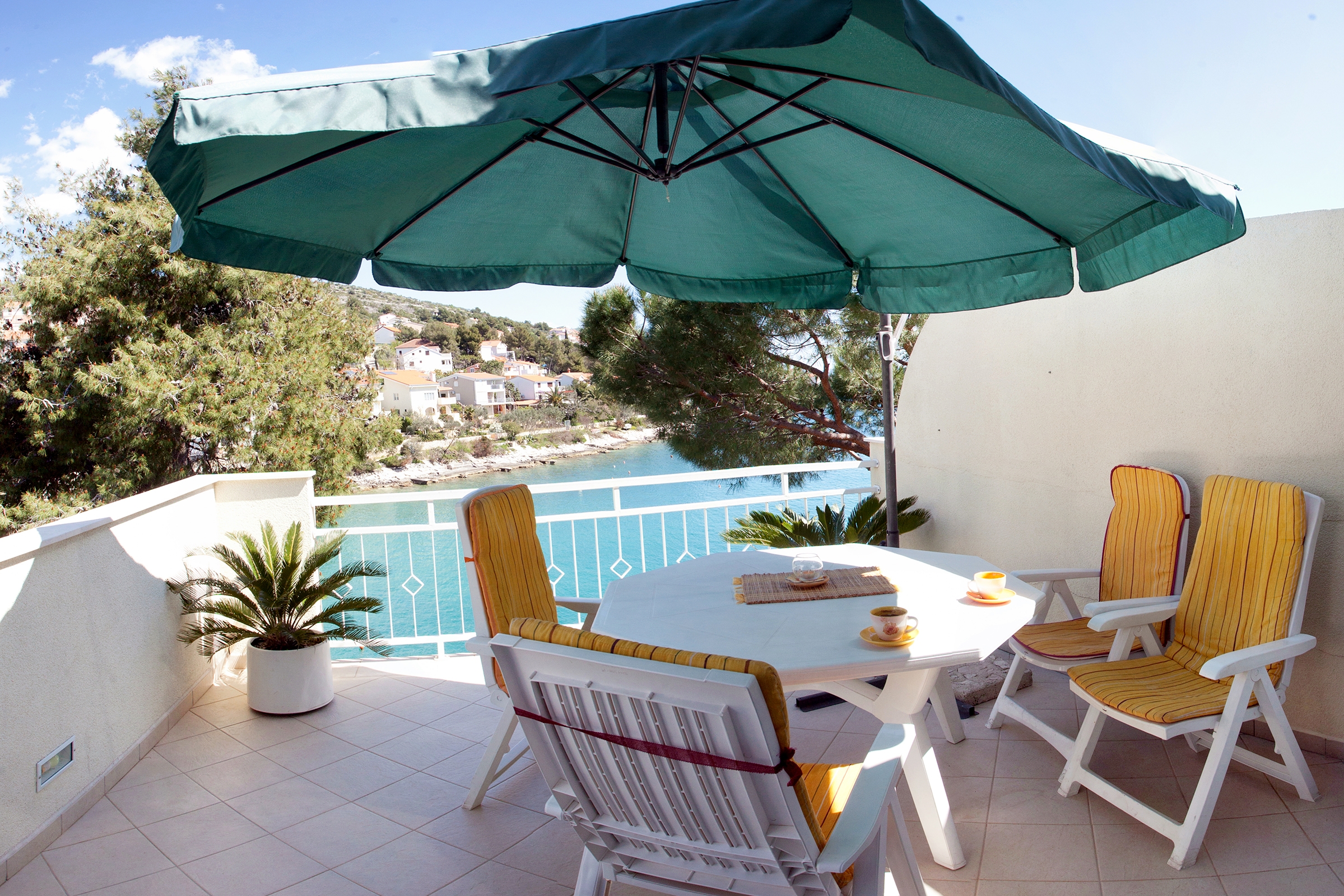 Two bedroom apartment near beach Mavarštica, Čiovo (A-9432-a) Two bedroom apartment near beach Mavarštica, Čiovo (A-9432-a)