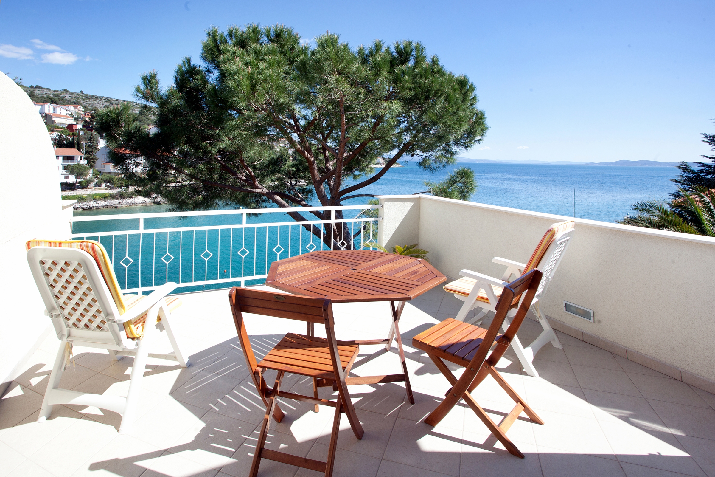 Two bedroom apartment near beach Mavarštica, Čiovo (A-9432-b)