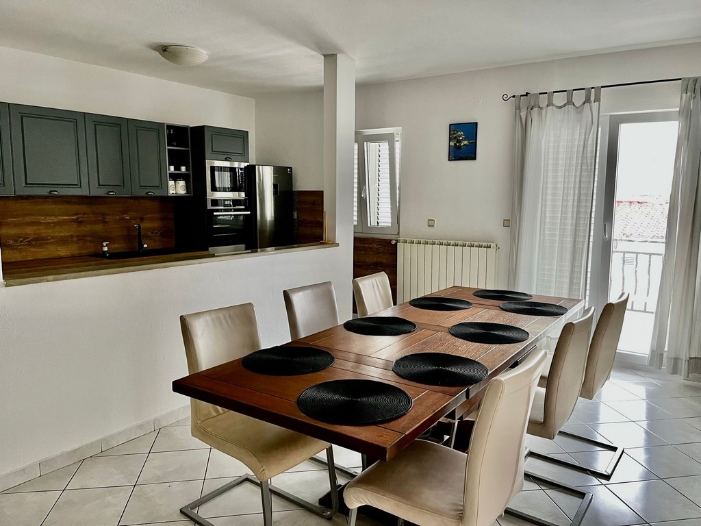 Three bedroom apartment with terrace and sea view Slatine, Čiovo (A-9433-c)