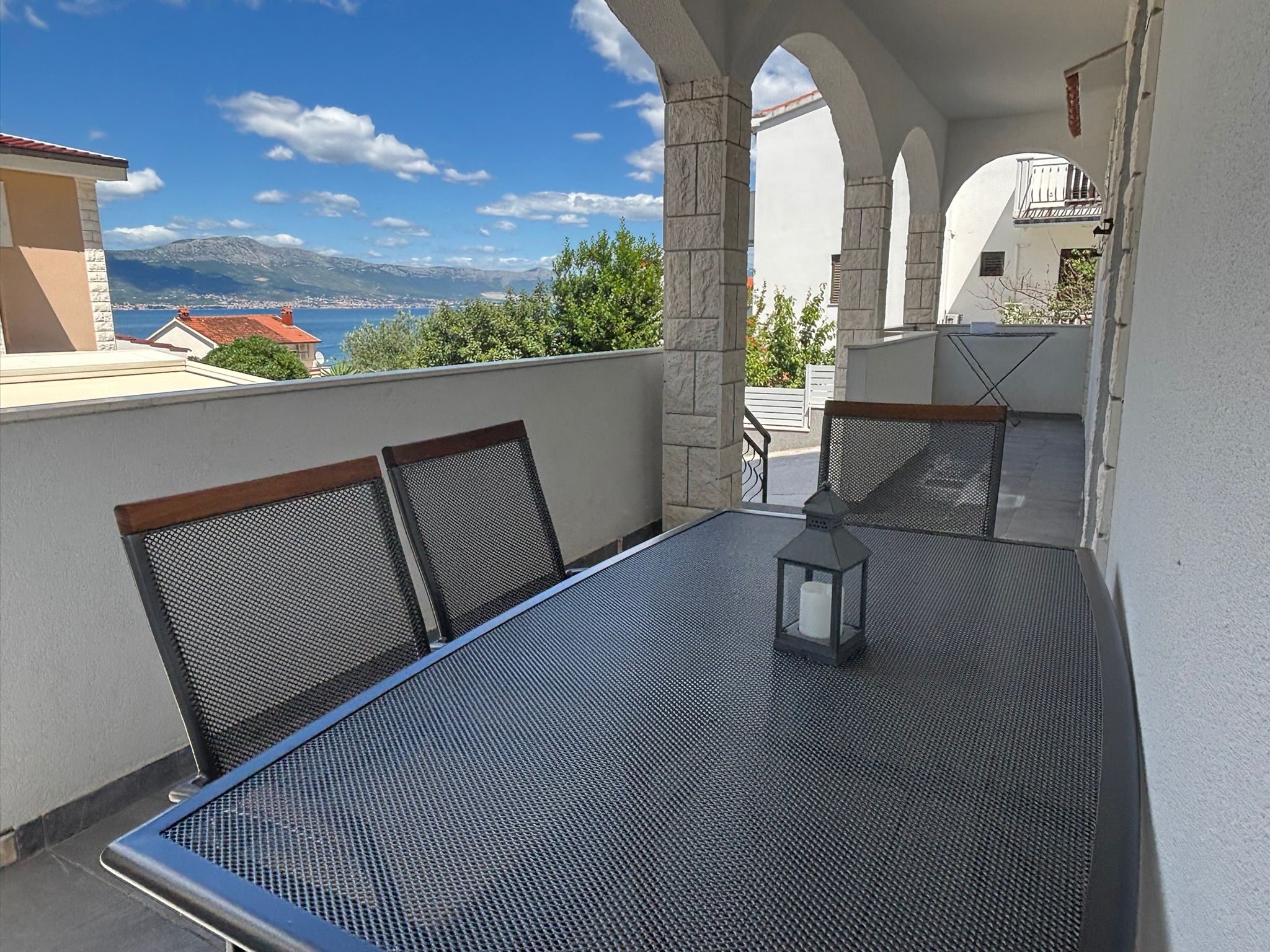 One bedroom apartment with terrace and sea view Slatine, Čiovo (A-9433-d) One bedroom apartment with terrace and sea view Slatine, Čiovo (A-9433-d)