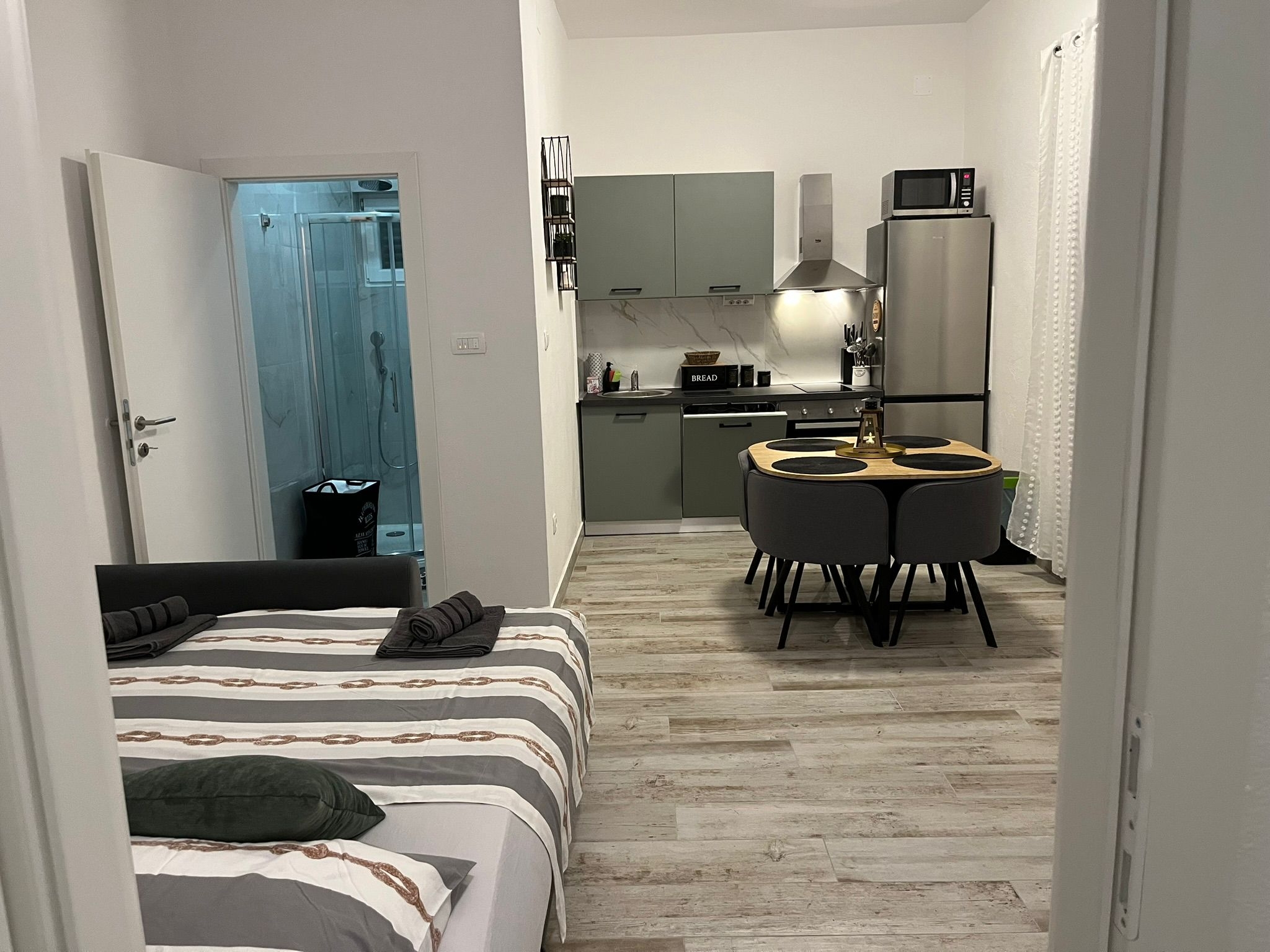 One bedroom apartment with terrace and sea view Slatine, Čiovo (A-9433-e) One bedroom apartment with terrace and sea view Slatine, Čiovo (A-9433-e)