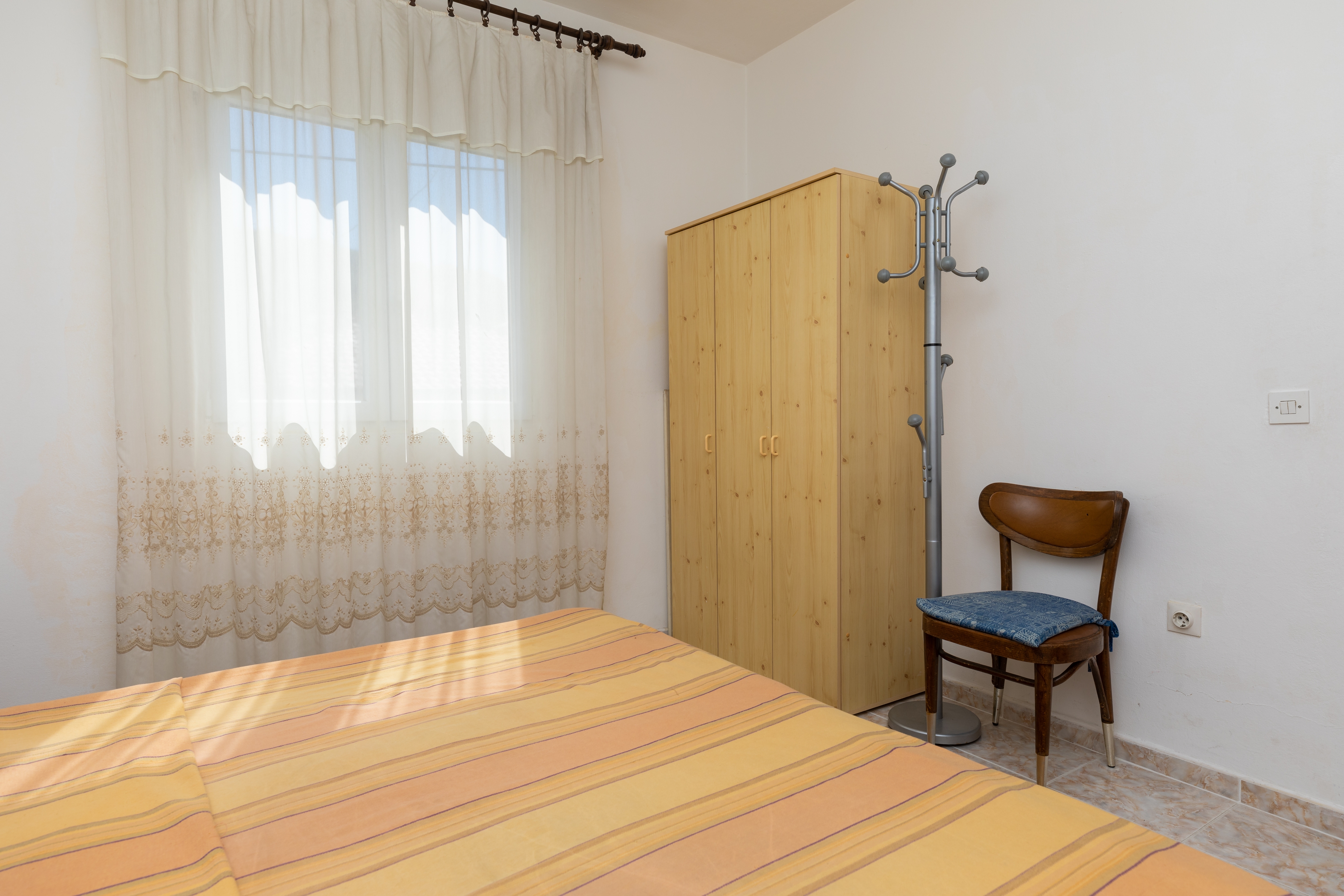 Two bedroom apartment with balcony and sea view Sumpetar, Omiš  A-a