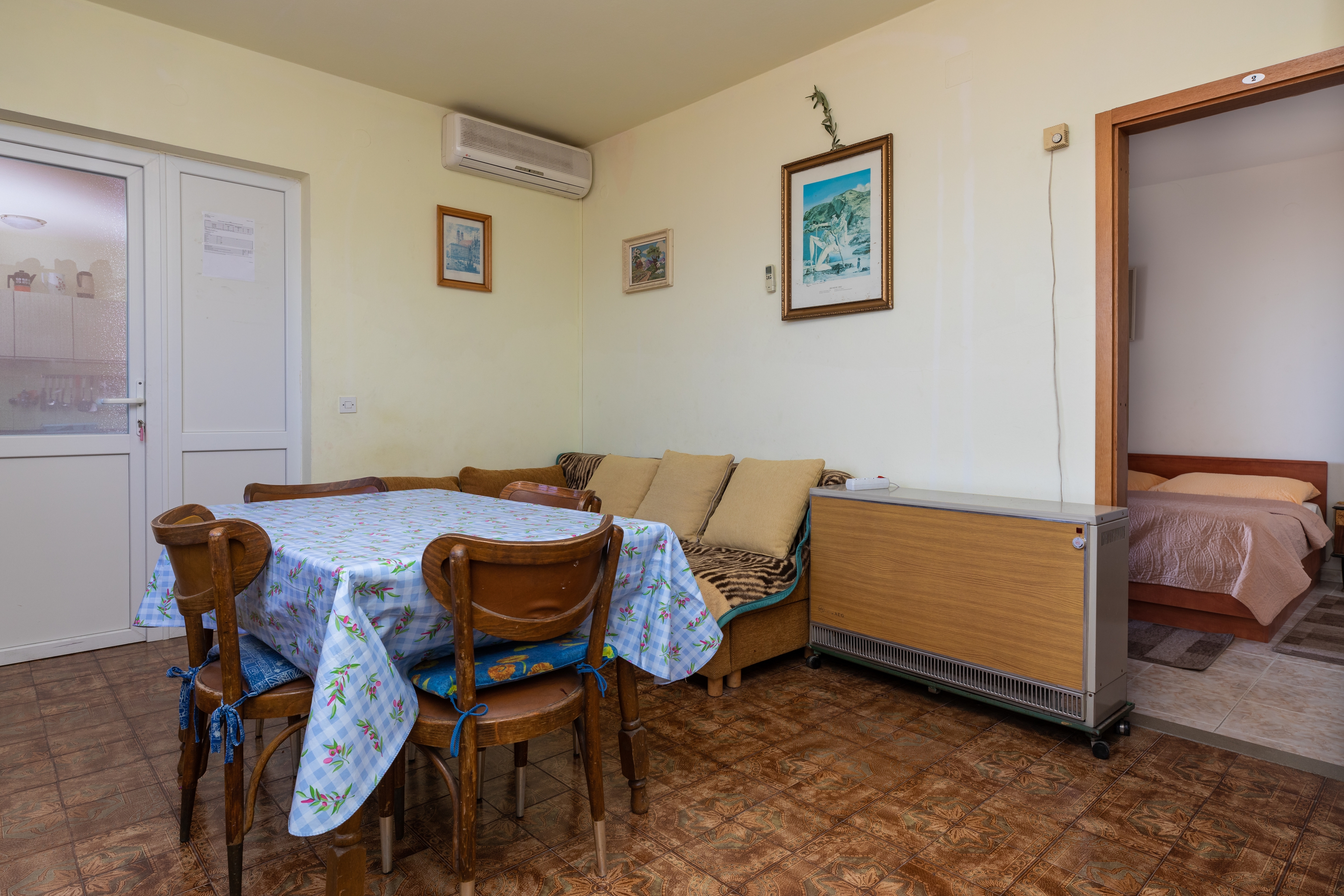 Two bedroom apartment with balcony and sea view Sumpetar, Omiš  A-a