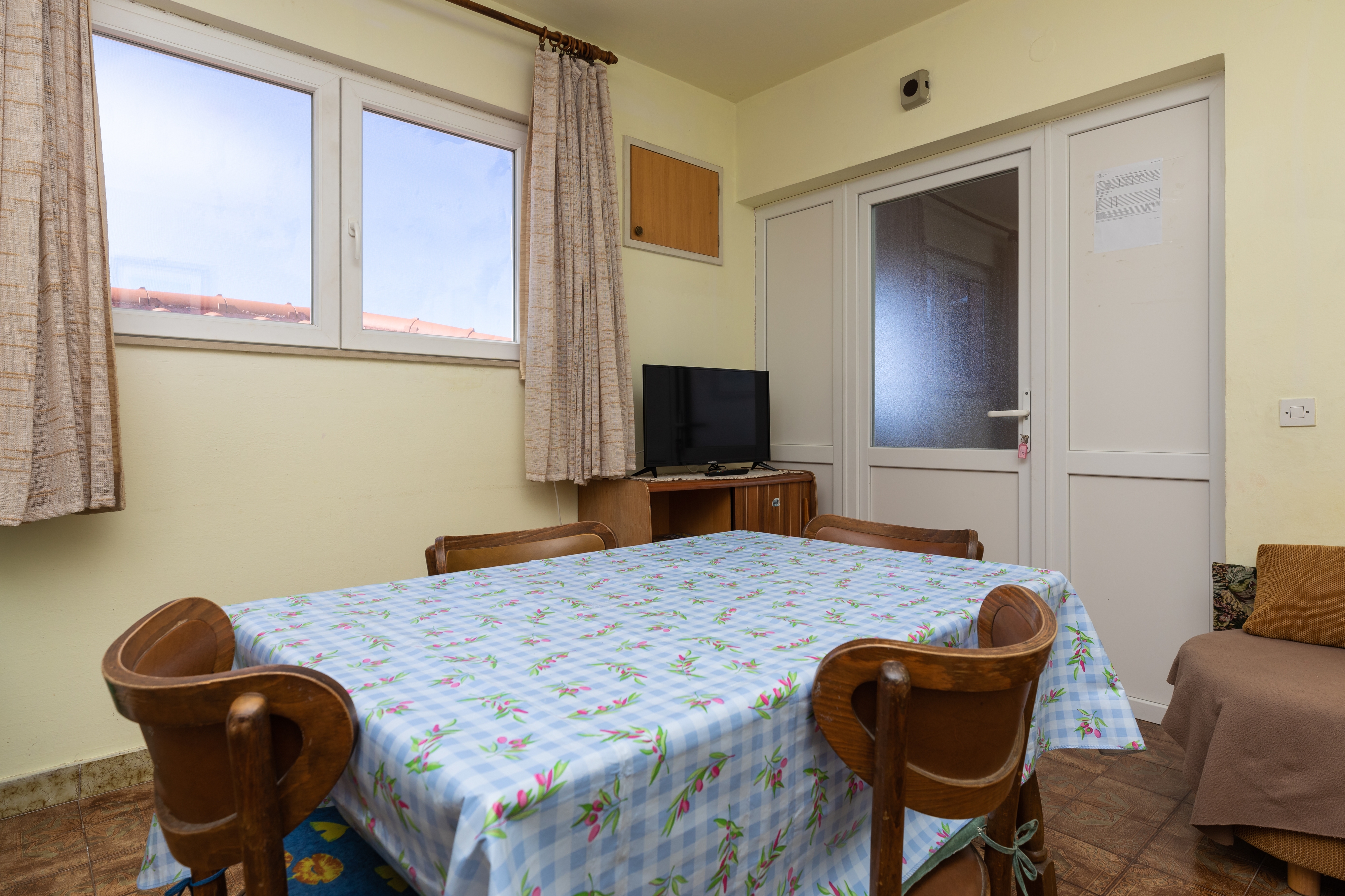 Two bedroom apartment with balcony and sea view Sumpetar, Omiš  A-a