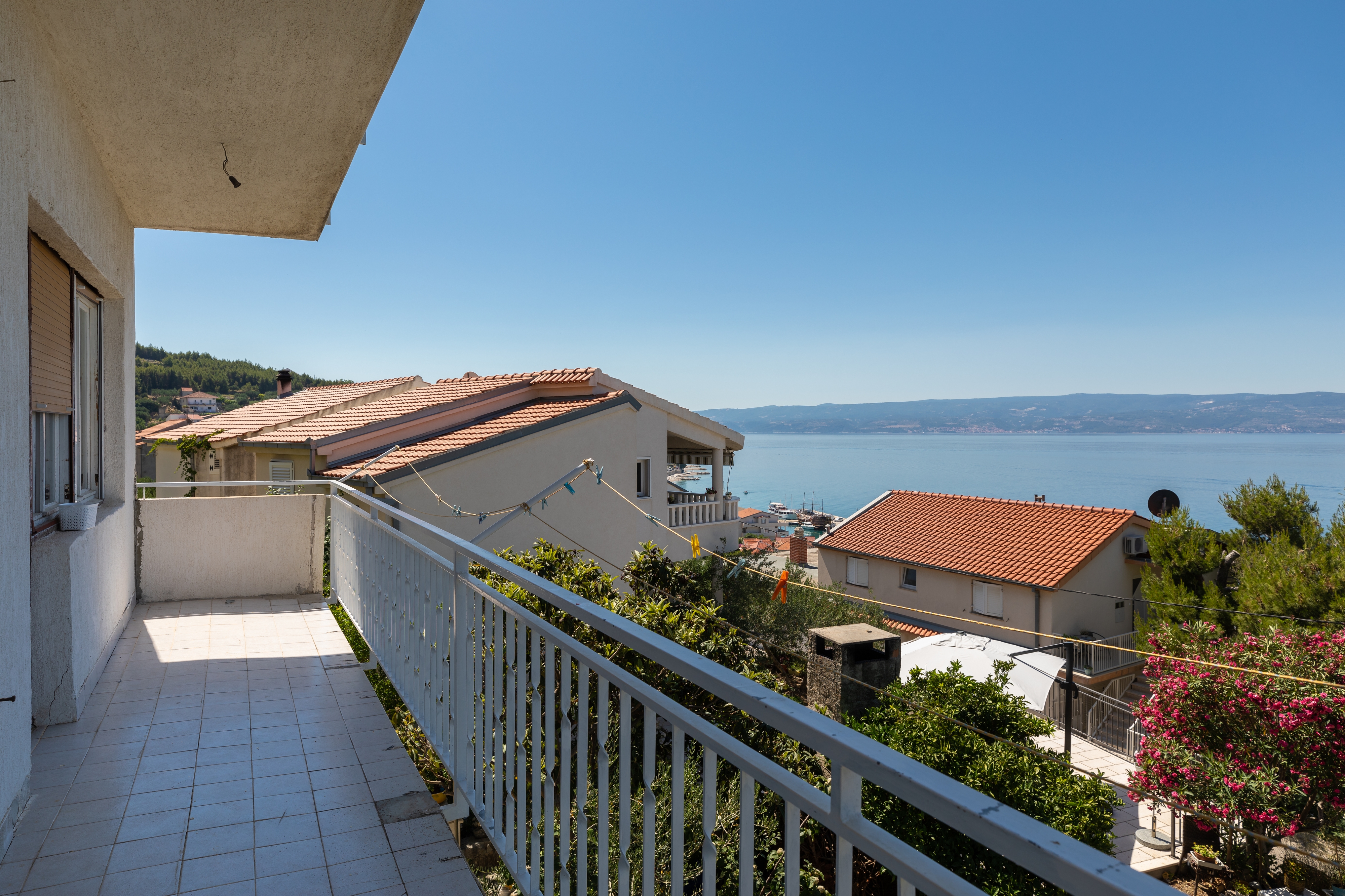 Four bedroom apartment with terrace and sea view Sumpetar, Omiš  A-a